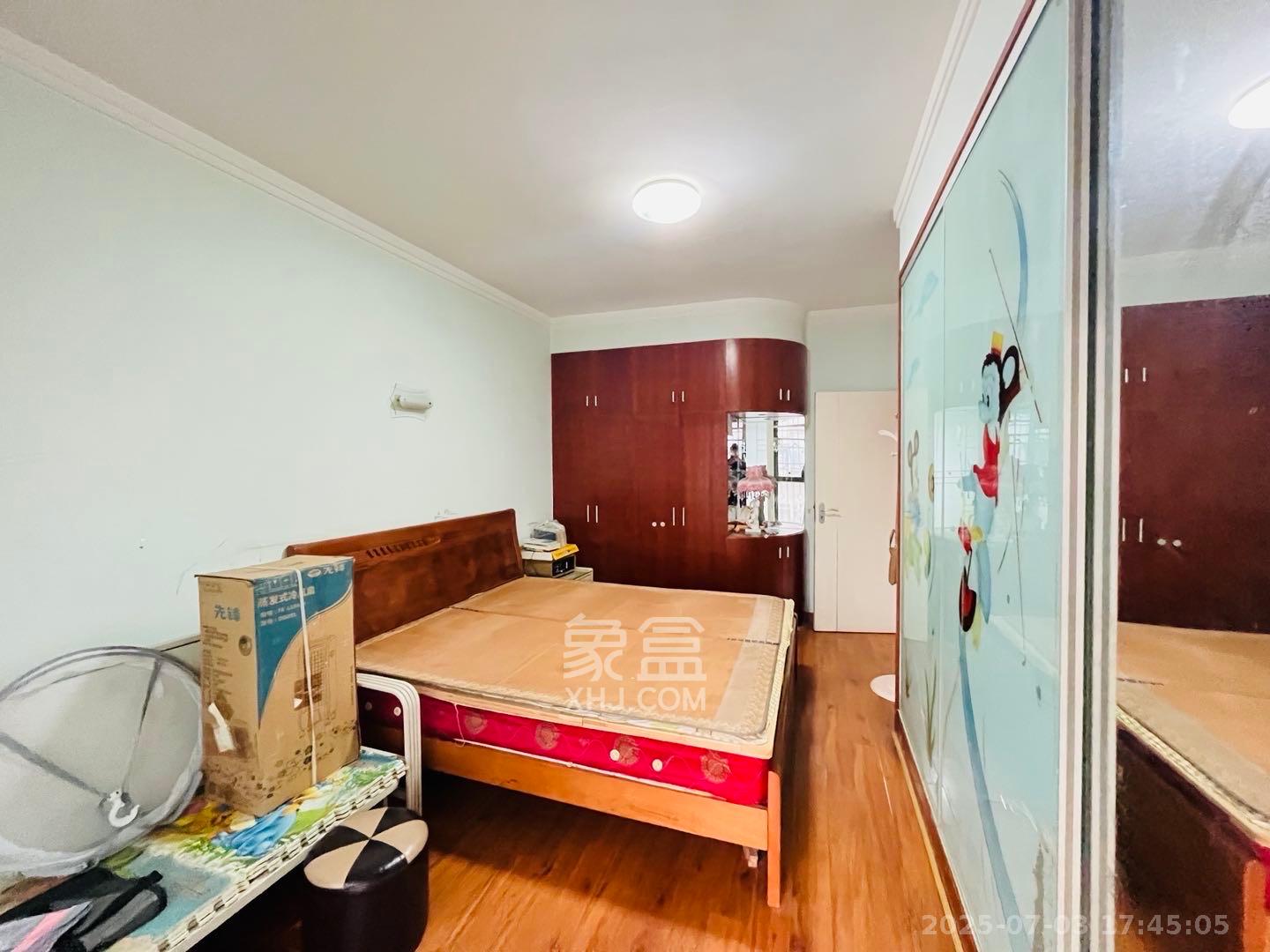 永宏佳园 3室2厅2卫 2500.0元/月 永宏佳园 3室2厅2卫 2500.0元/月室内图