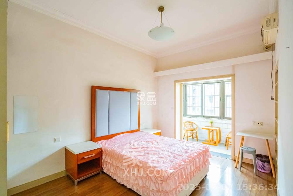 湖南省石油总公司宿舍 4室2厅2卫 3600.0元/月 湖南省石油总公司宿舍 4室2厅2卫 3600.0元/月室内图