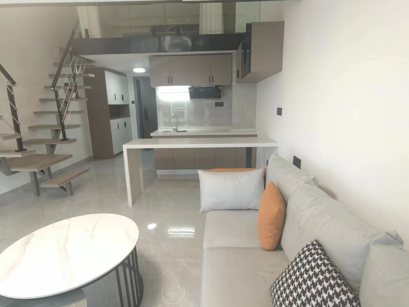 船山公馆 2室2厅1卫 2300.0元/月 船山公馆 2室2厅1卫 2300.0元/月室内图