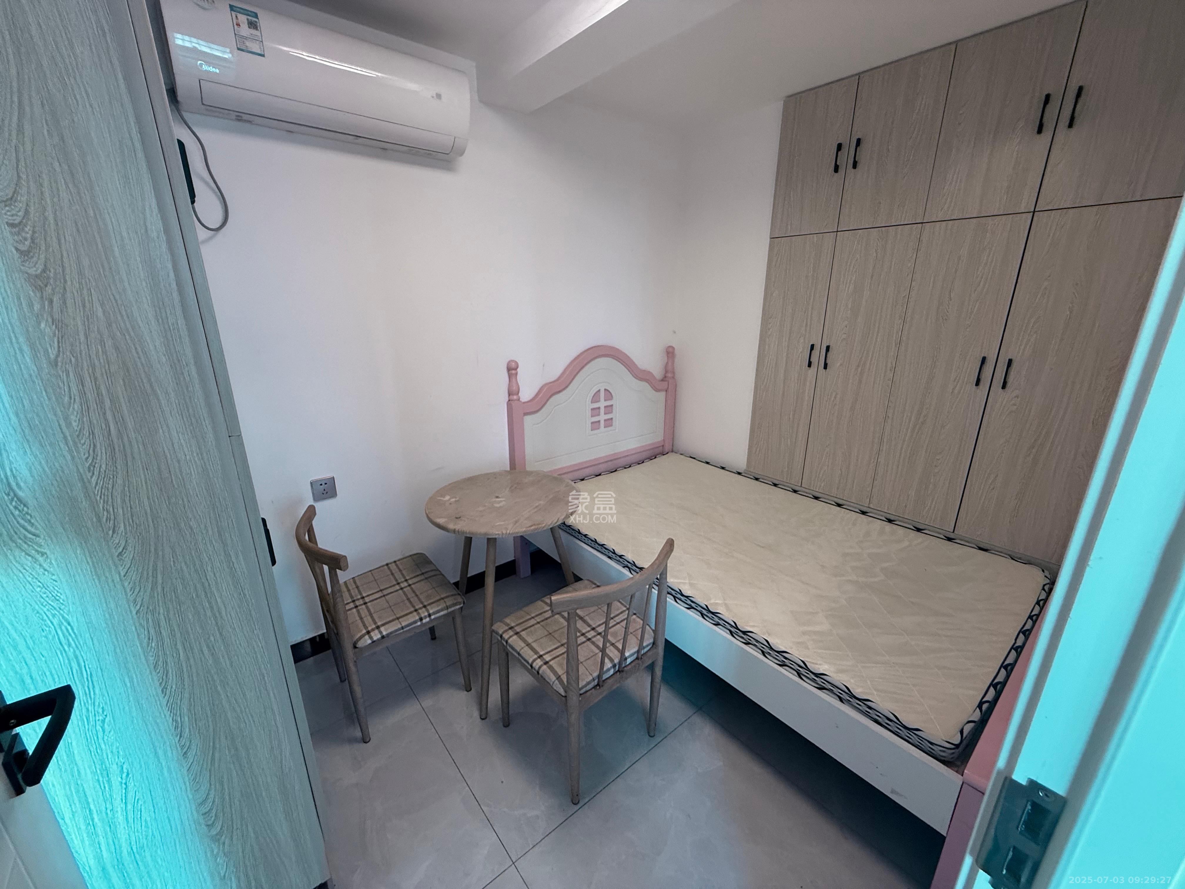 天麓尚层 1室1厅1卫 1400.0元/月 天麓尚层 1室1厅1卫 1400.0元/月室内图