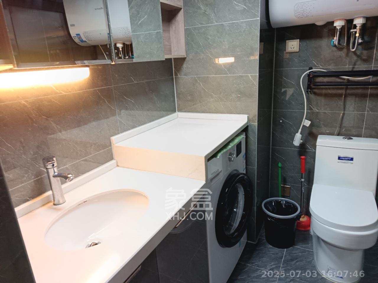 卓越浅水湾  1室1厅1卫   2000.00元/月室内图