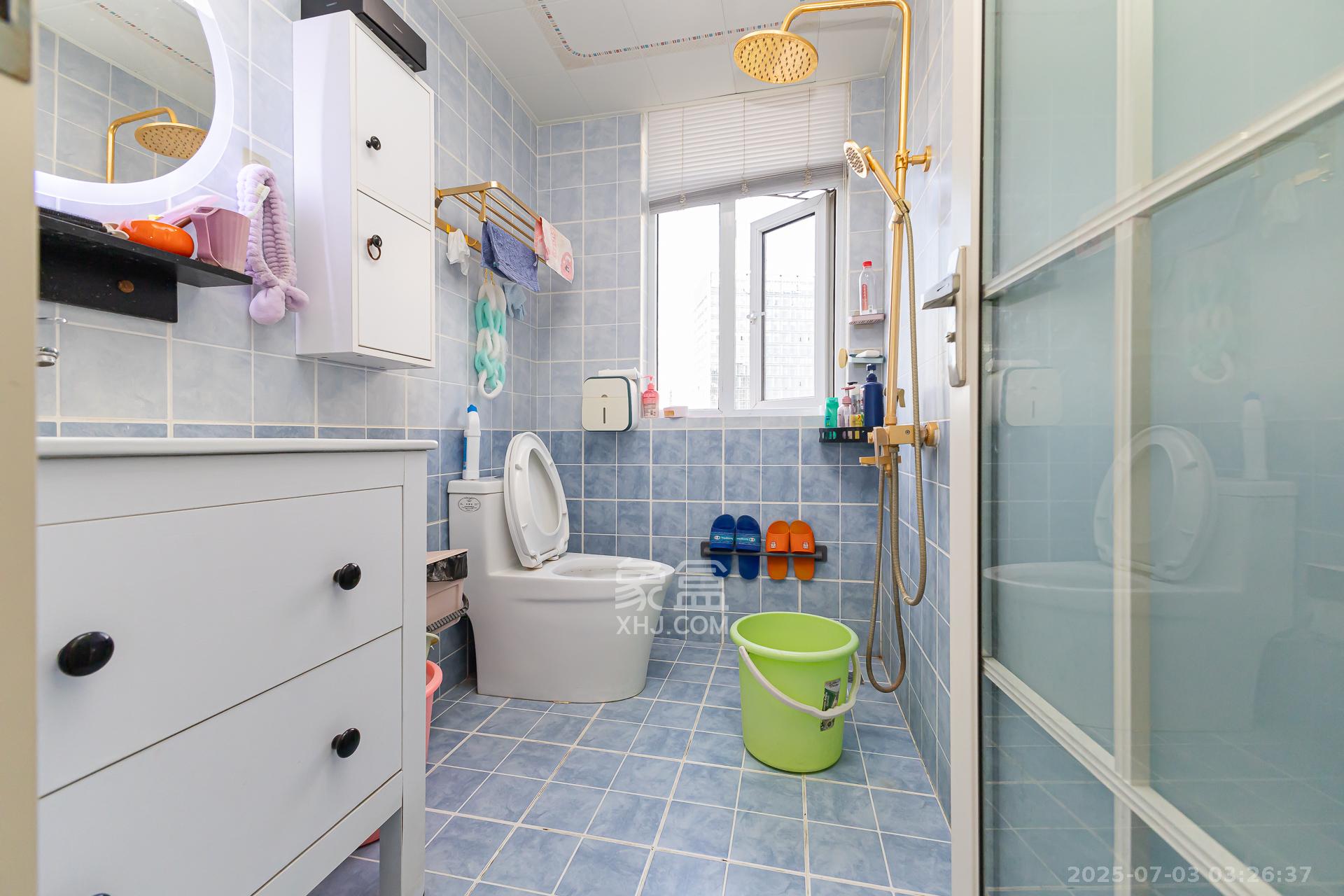 嘉宇银杉(嘉宇西苑) 3室2厅2卫 92.8万 嘉宇银杉(嘉宇西苑) 3室2厅2卫 92.8万卫生间