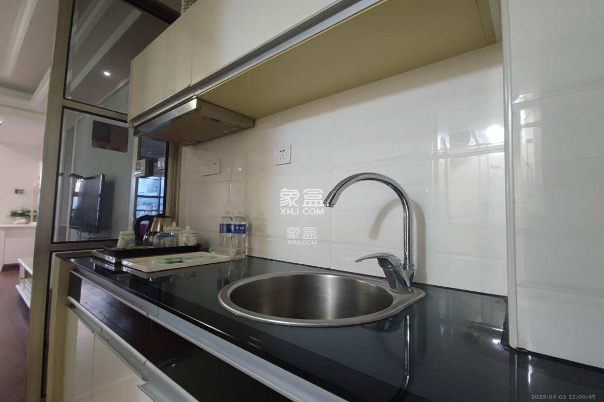 壹号公馆  1室1厅1卫    2600.0元/月 壹号公馆  1室1厅1卫    2600.0元/月室内图