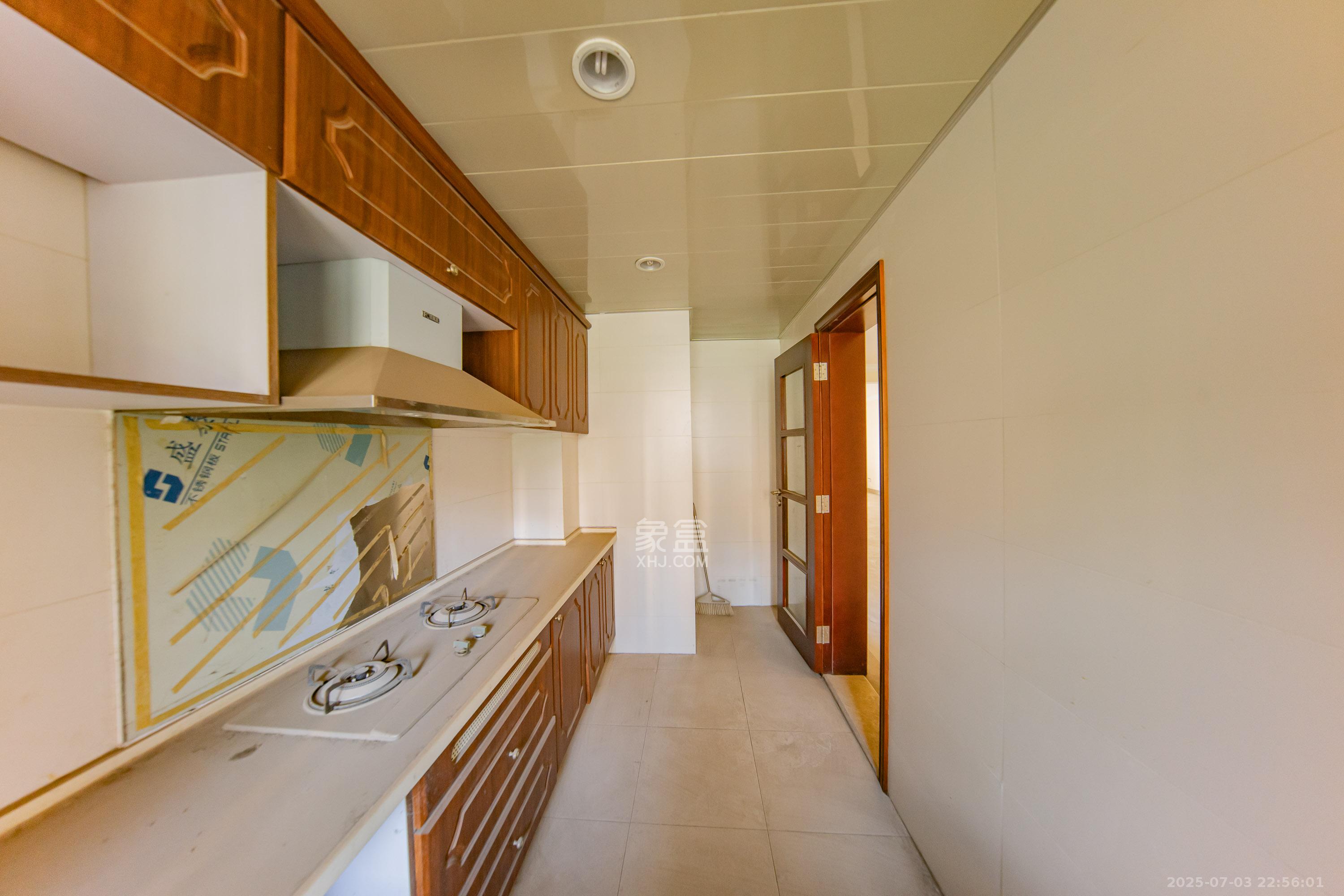 江山帝景雅典 5室2厅2卫 146.0万 江山帝景雅典 5室2厅2卫 146.0万厨房