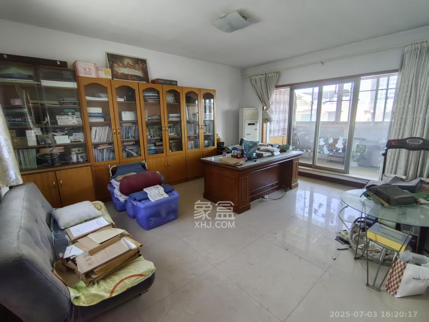 东南明苑 5室2厅2卫 2500.0元/月 东南明苑 5室2厅2卫 2500.0元/月室内图