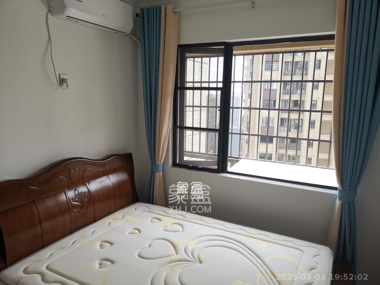 奥克斯缔壹城  3室2厅1卫   2600.00元/月室内图