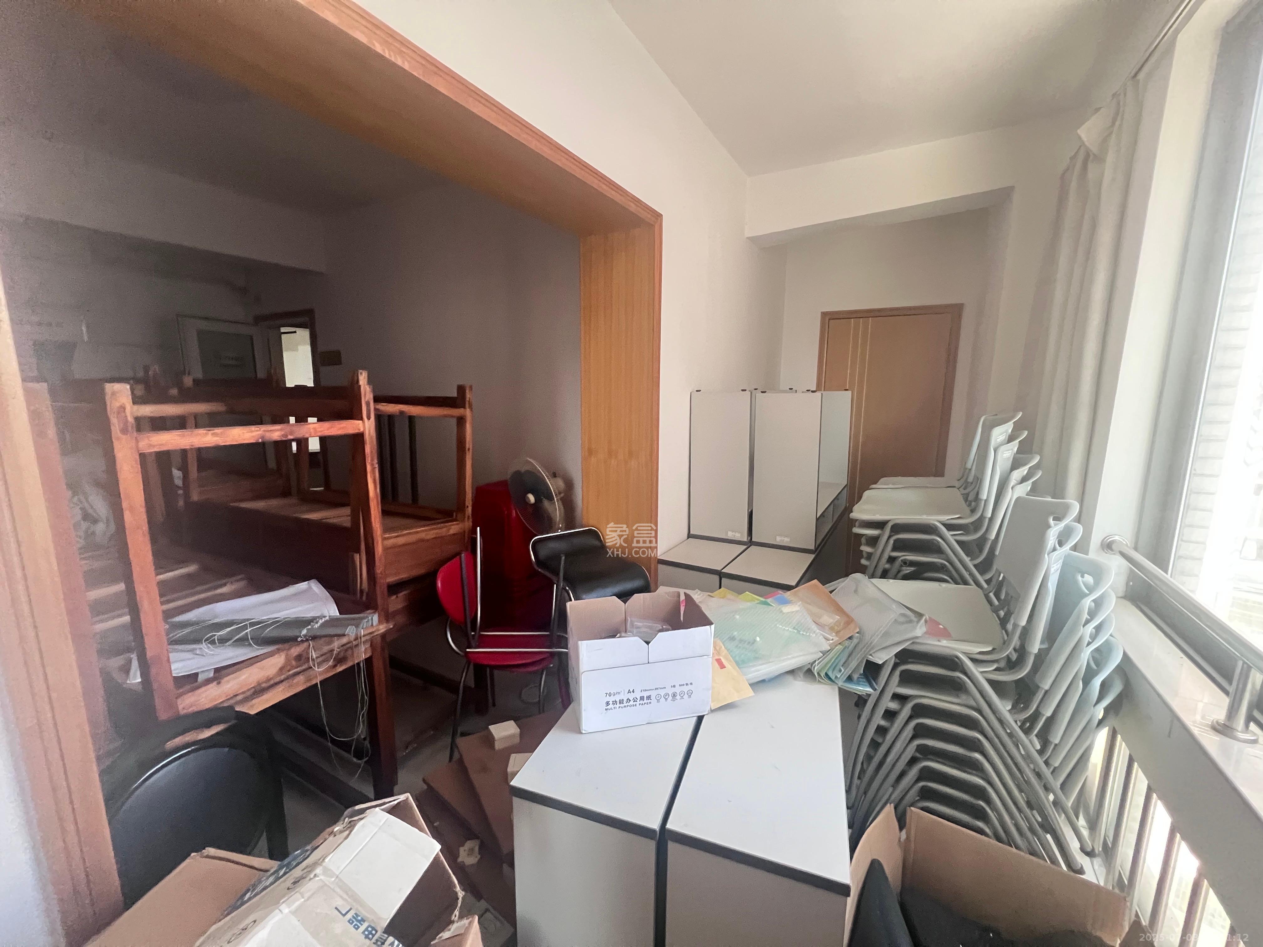 芙蓉蓉苑 1室0厅0卫 3200.0元/月 芙蓉蓉苑 1室0厅0卫 3200.0元/月室内图