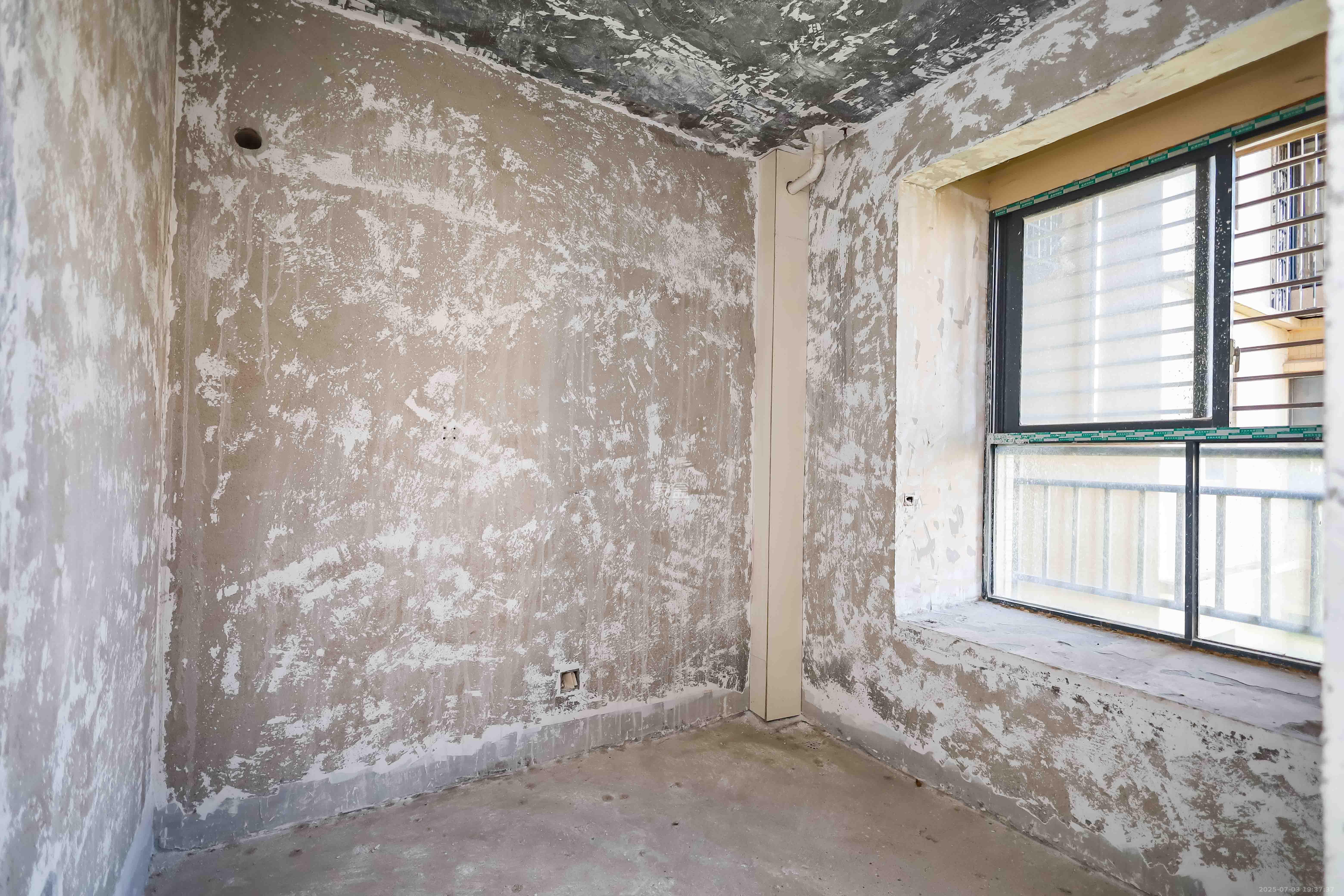 保利麓谷林语C区 3室2厅1卫 80.0万 保利麓谷林语C区 3室2厅1卫 80.0万卧室