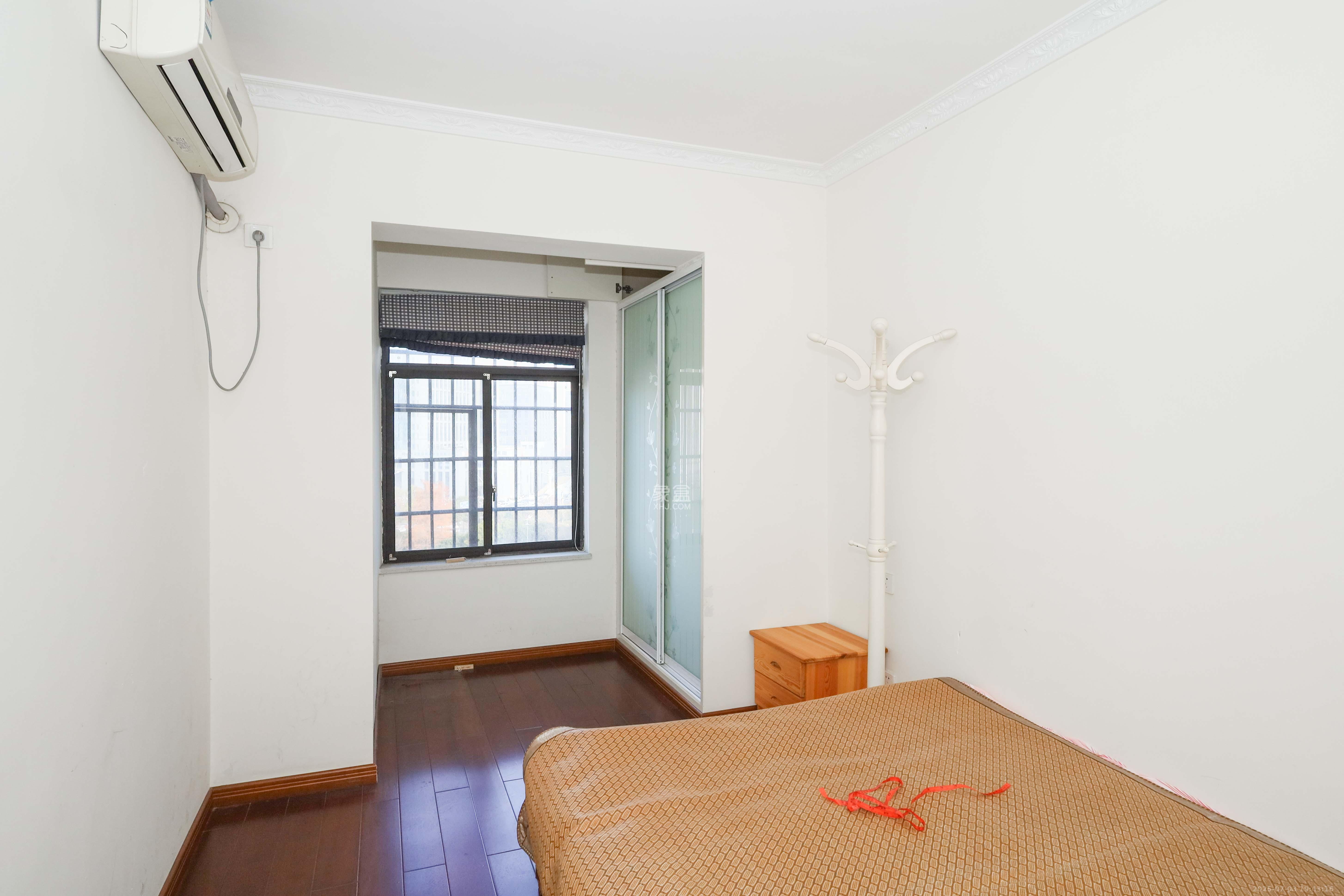 保利麓谷林语D区  3室2厅1卫    89.0万 保利麓谷林语D区  3室2厅1卫    89.0万卧室