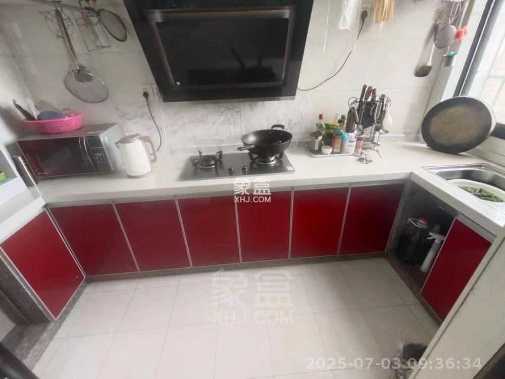 莱茵小镇  3室2厅2卫    1600.0元/月室内图