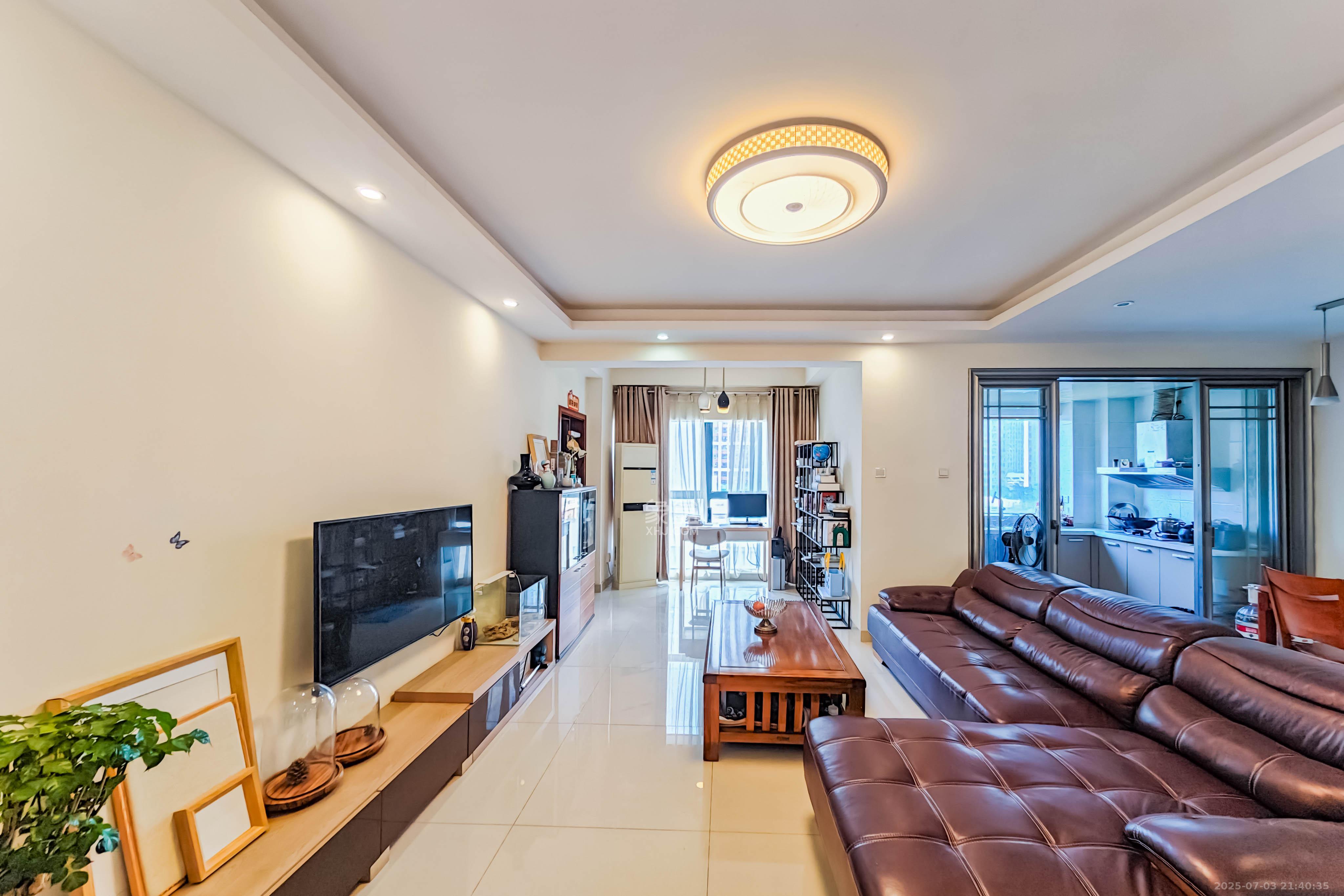 中城丽景香山园 3室2厅2卫 128.80万 中城丽景香山园 3室2厅2卫 128.80万客厅