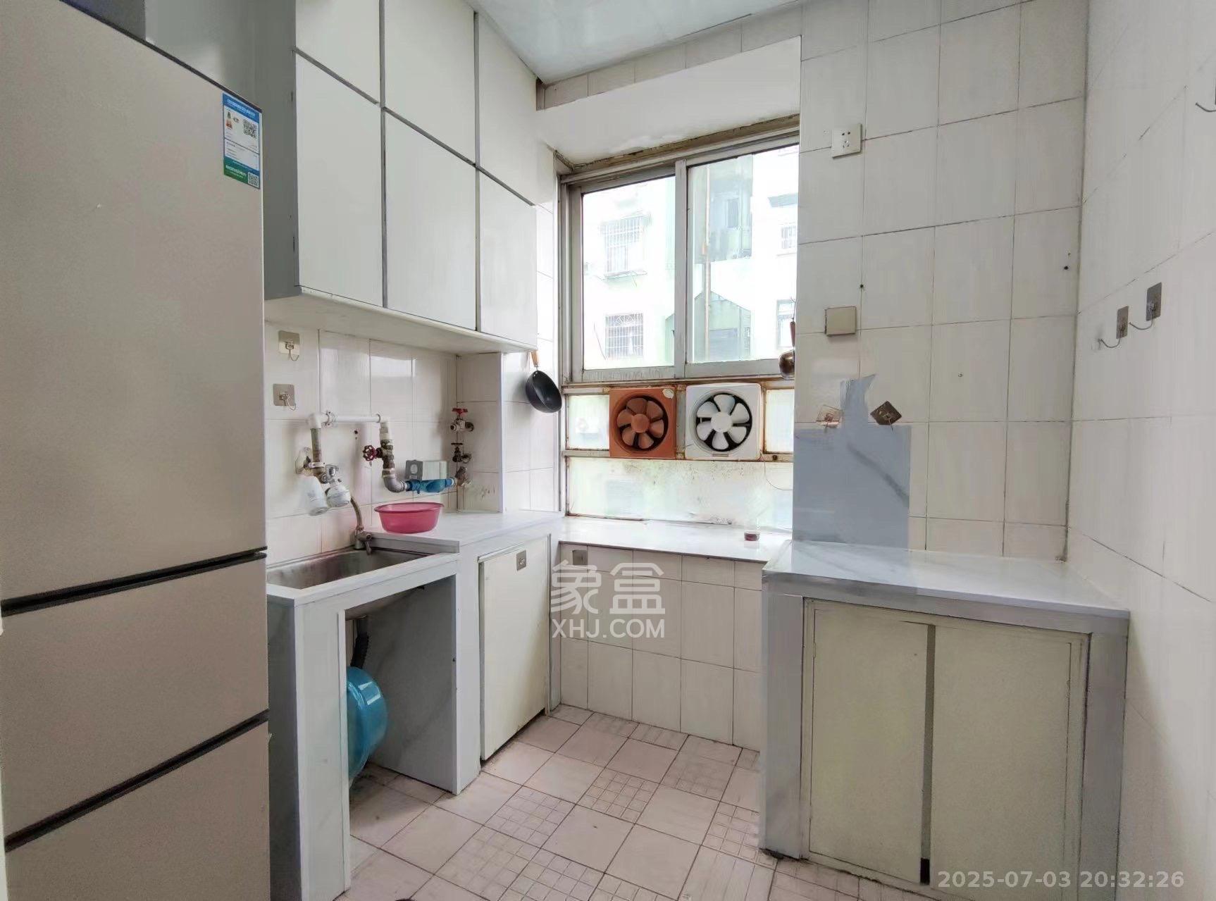 国立投资公司宿舍 2室1厅1卫 1800.0元/月 国立投资公司宿舍 2室1厅1卫 1800.0元/月室内图