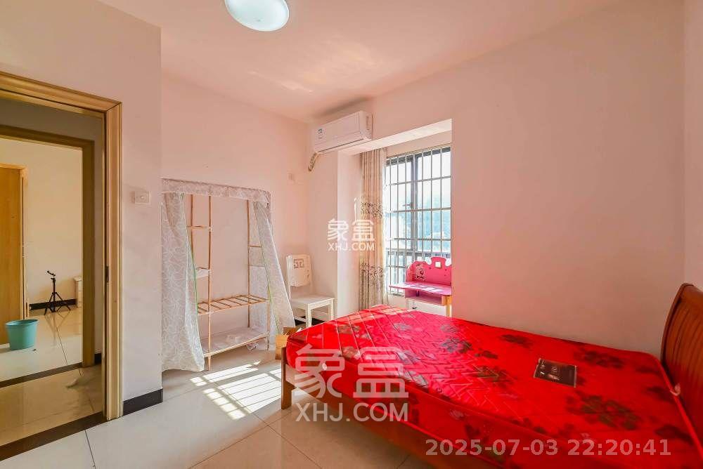 中城丽景香山园  1室2厅1卫   2200.00元/月室内图