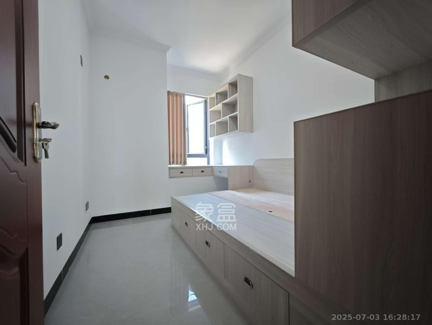 玺宇悦城国际 4室2厅2卫 69.8万 玺宇悦城国际 4室2厅2卫 69.8万客厅