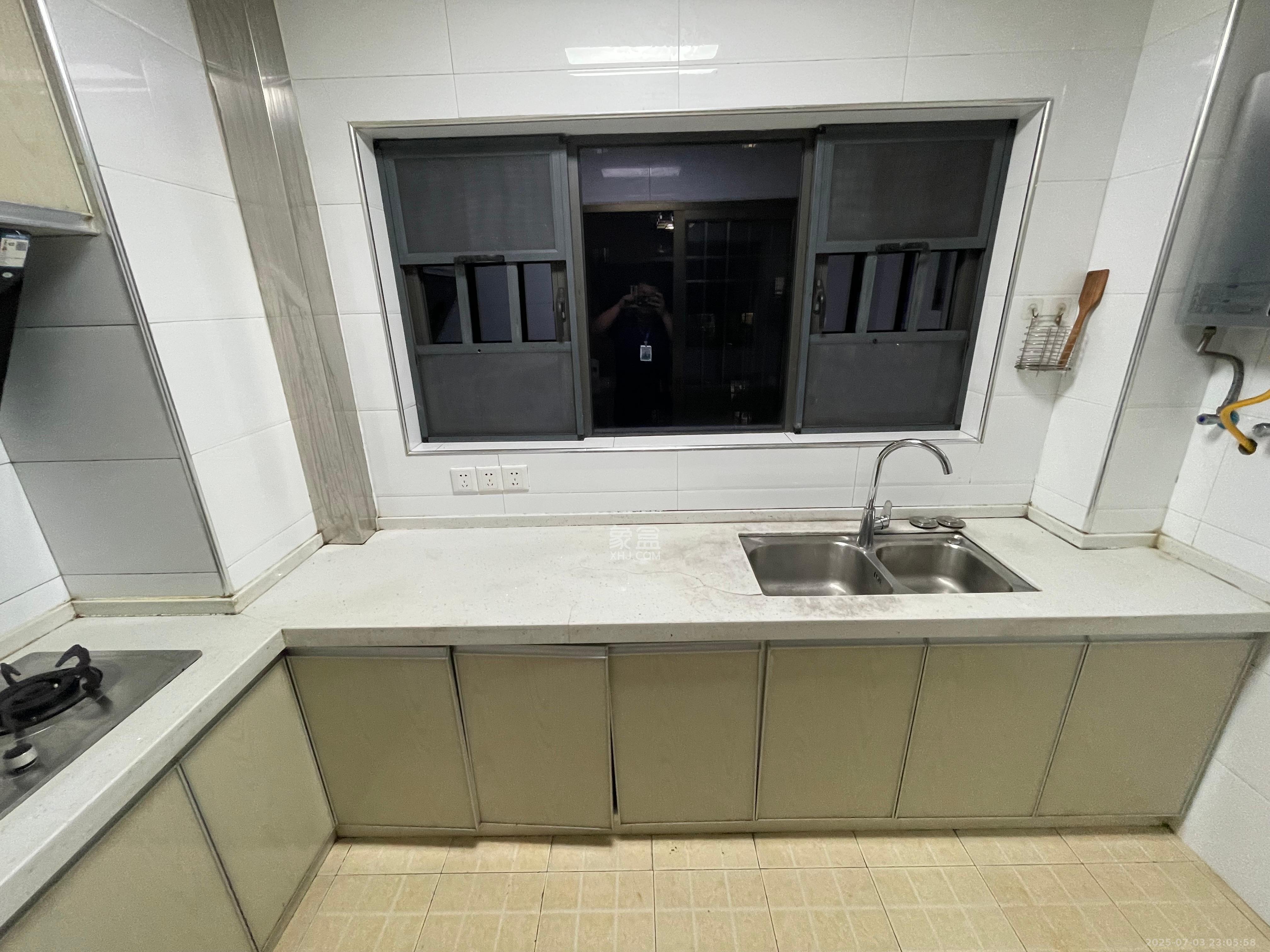 东驿竹园 3室2厅2卫 2400.0元/月 东驿竹园 3室2厅2卫 2400.0元/月室内图