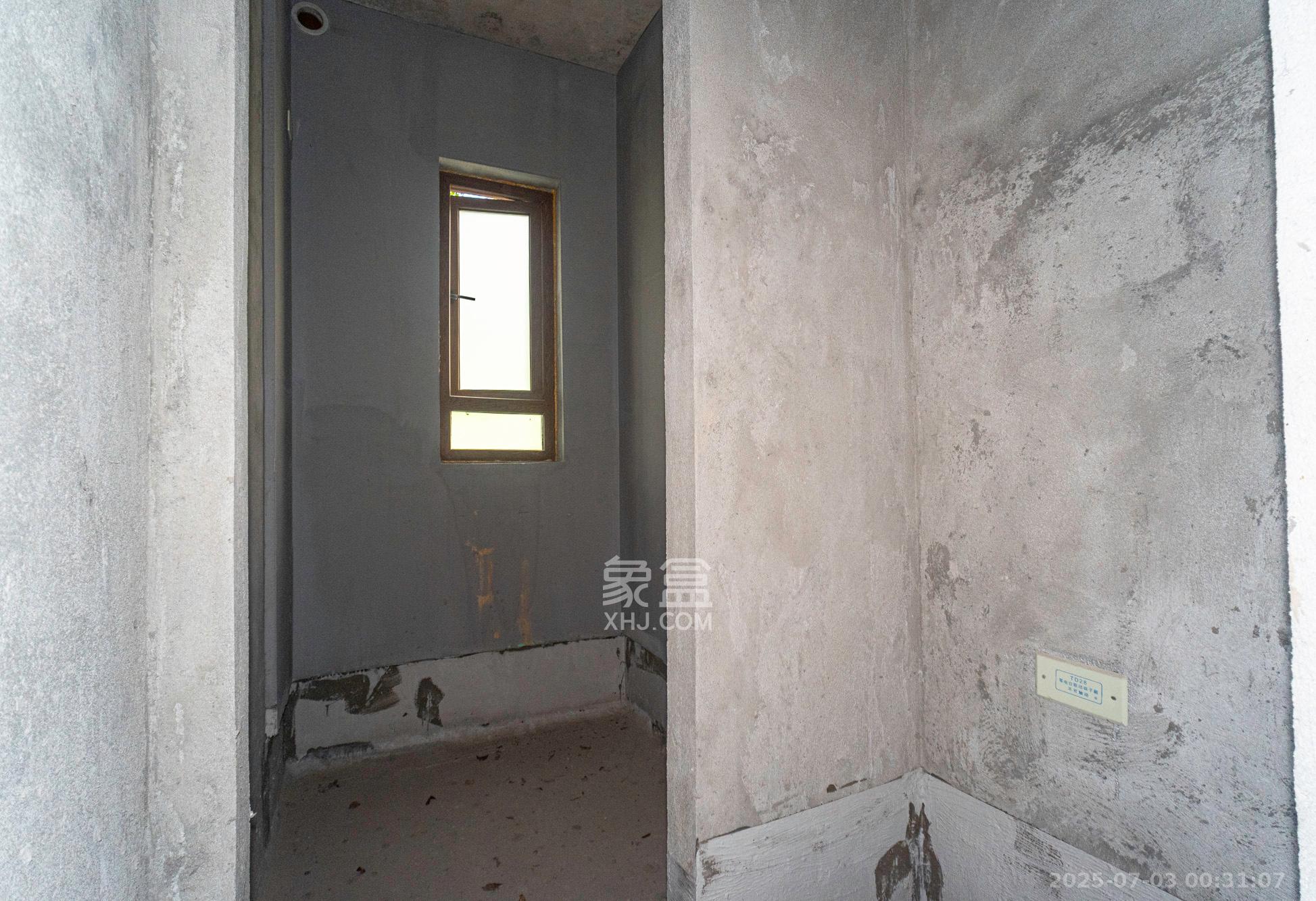 碧桂园翘楚棠  4室2厅2卫    212.0万 碧桂园翘楚棠  4室2厅2卫    212.0万卫生间