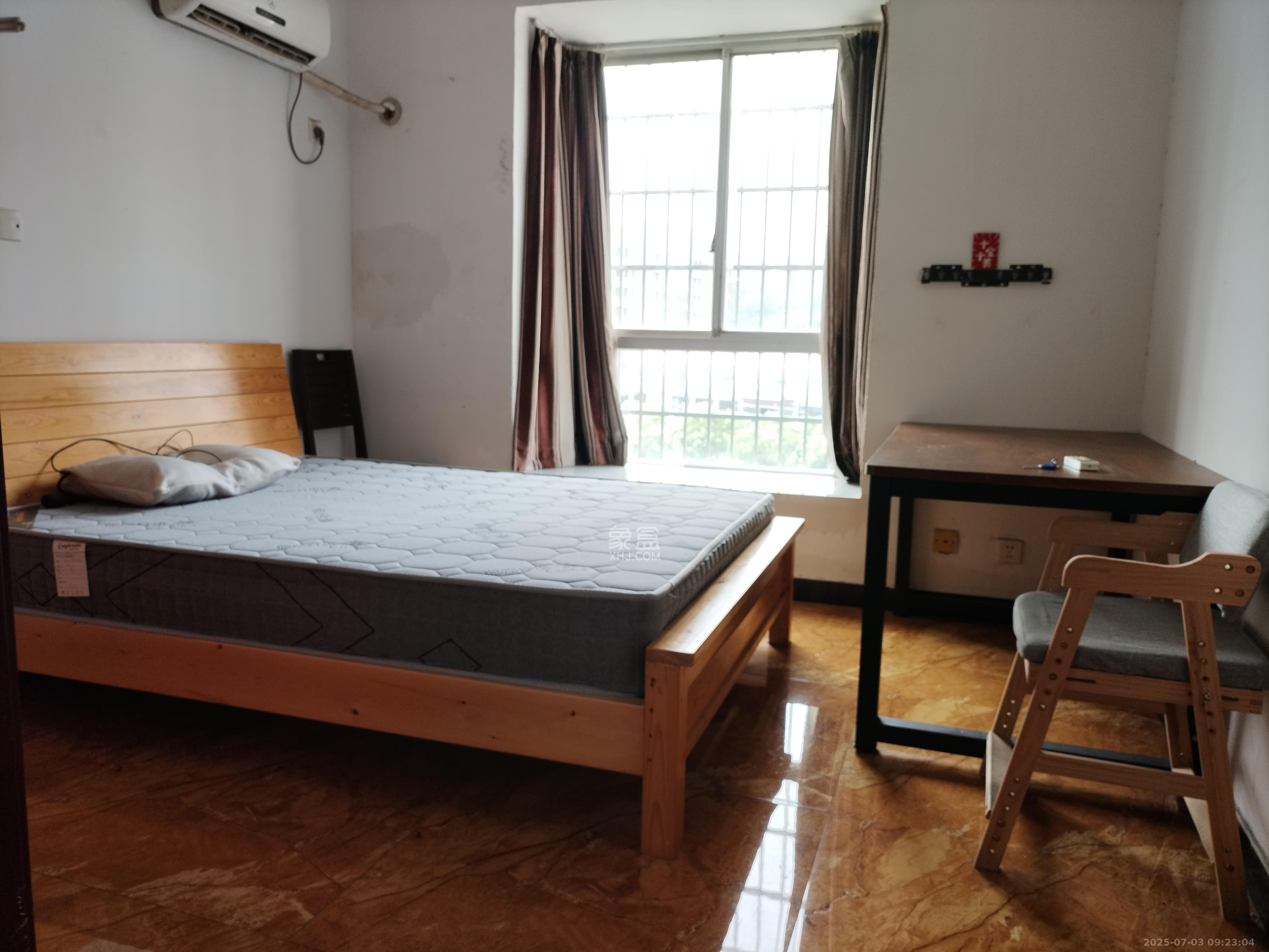 三0一佳园  3室1厅1卫   1500.00元/月室内图