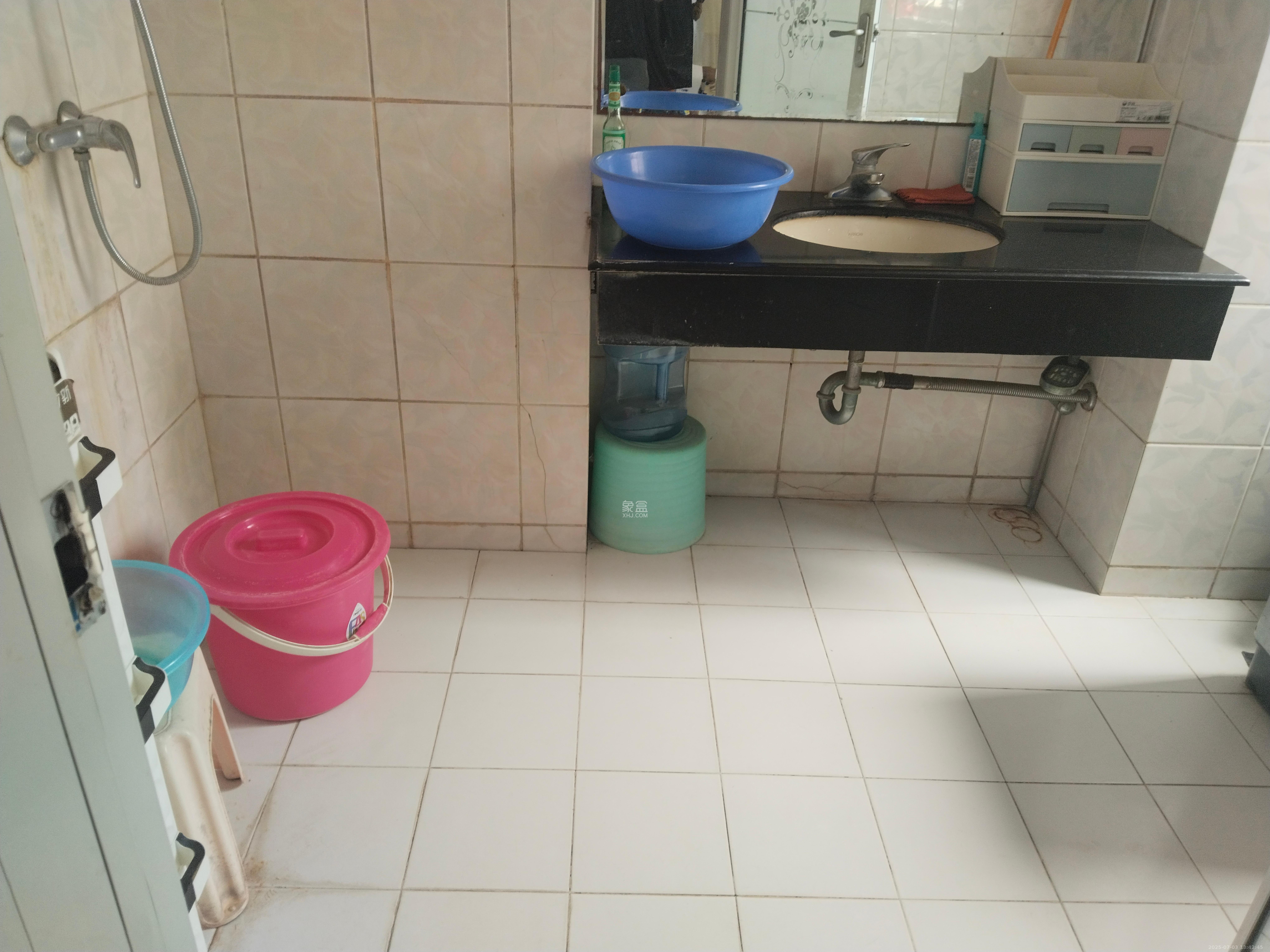 湘农桥社区 3室2厅1卫 2500.0元/月 湘农桥社区 3室2厅1卫 2500.0元/月室内图