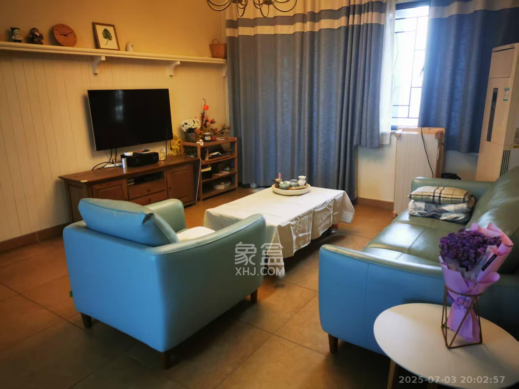 湘域熙岸  3室2厅2卫   3900.00元/月