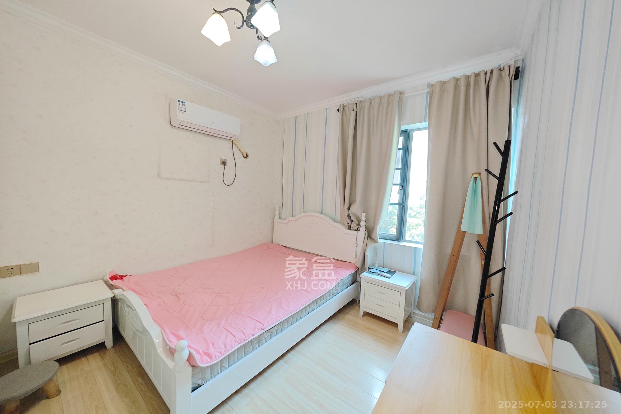 新城新世界一二三期 2室2厅1卫 93.0万 新城新世界一二三期 2室2厅1卫 93.0万卧室