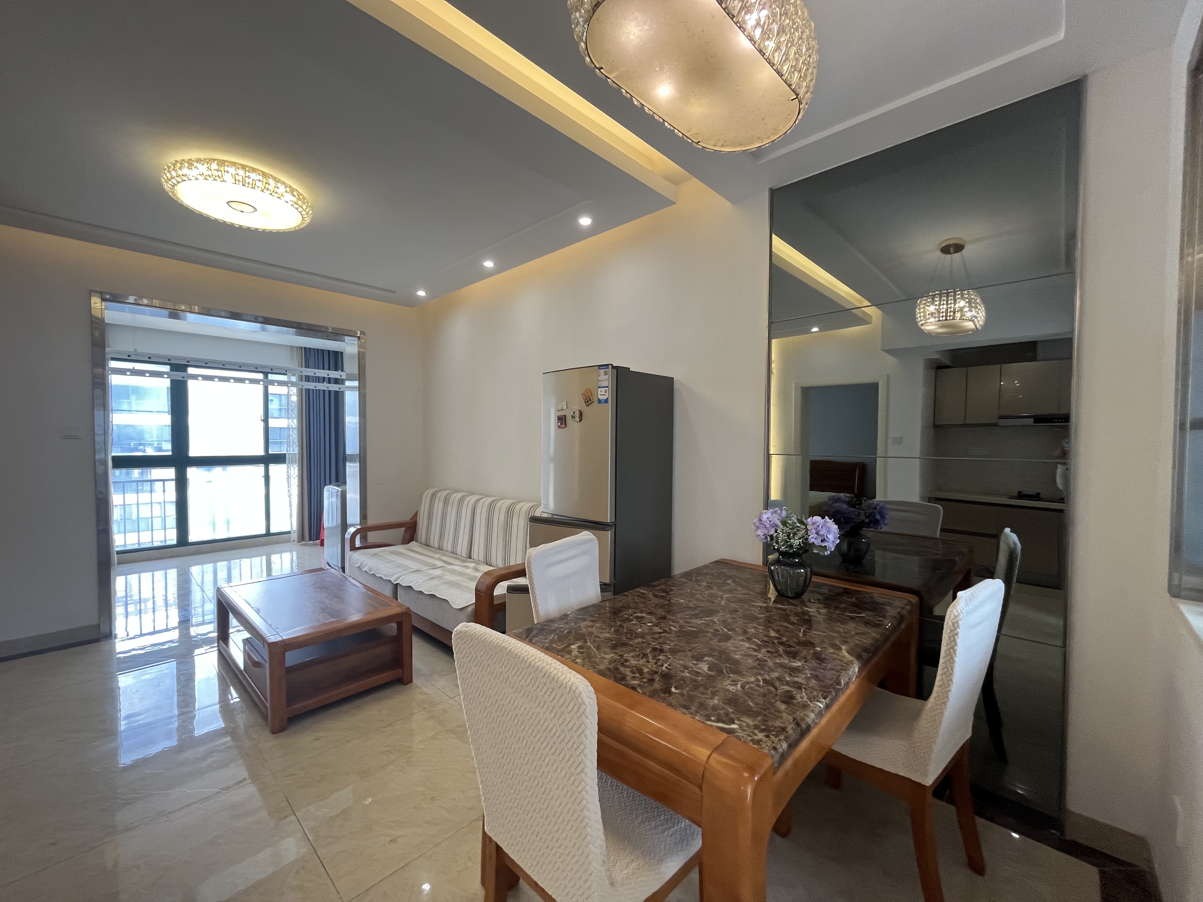 晨晖帝景 2室2厅1卫 2100.0元/月 晨晖帝景 2室2厅1卫 2100.0元/月室内图