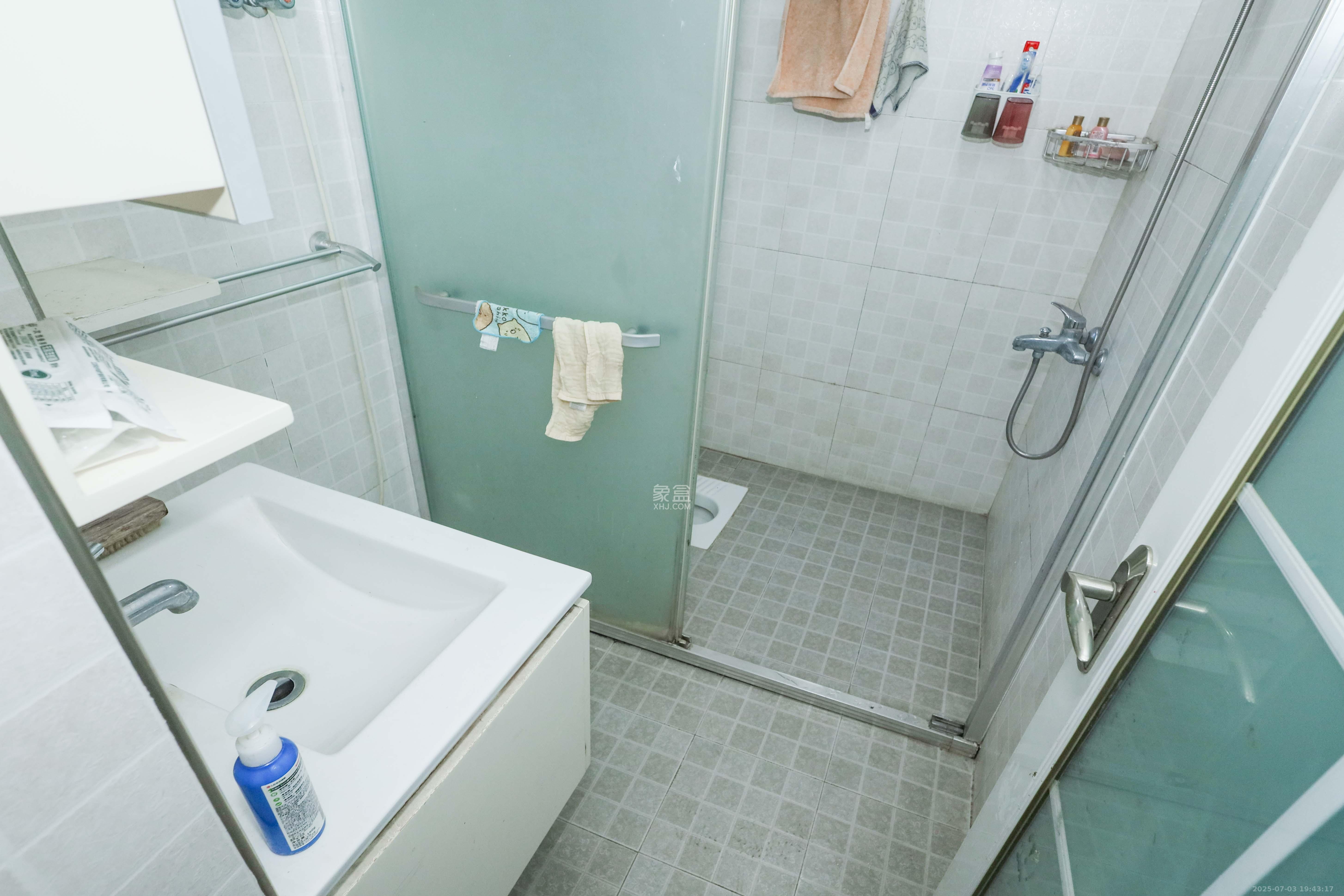 保利麓谷林语D区  3室2厅1卫    89.0万 保利麓谷林语D区  3室2厅1卫    89.0万卫生间