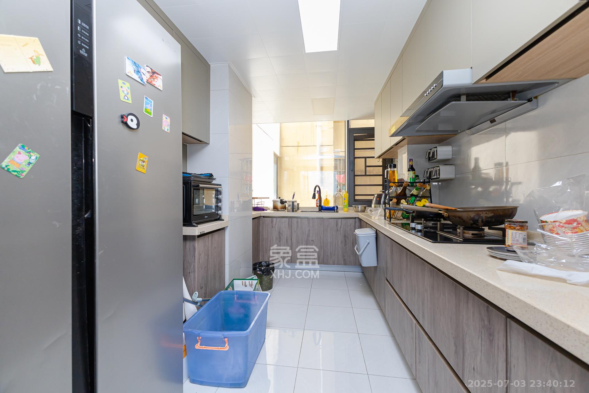 勤诚达新界 4室2厅2卫 98.0万 勤诚达新界 4室2厅2卫 98.0万厨房