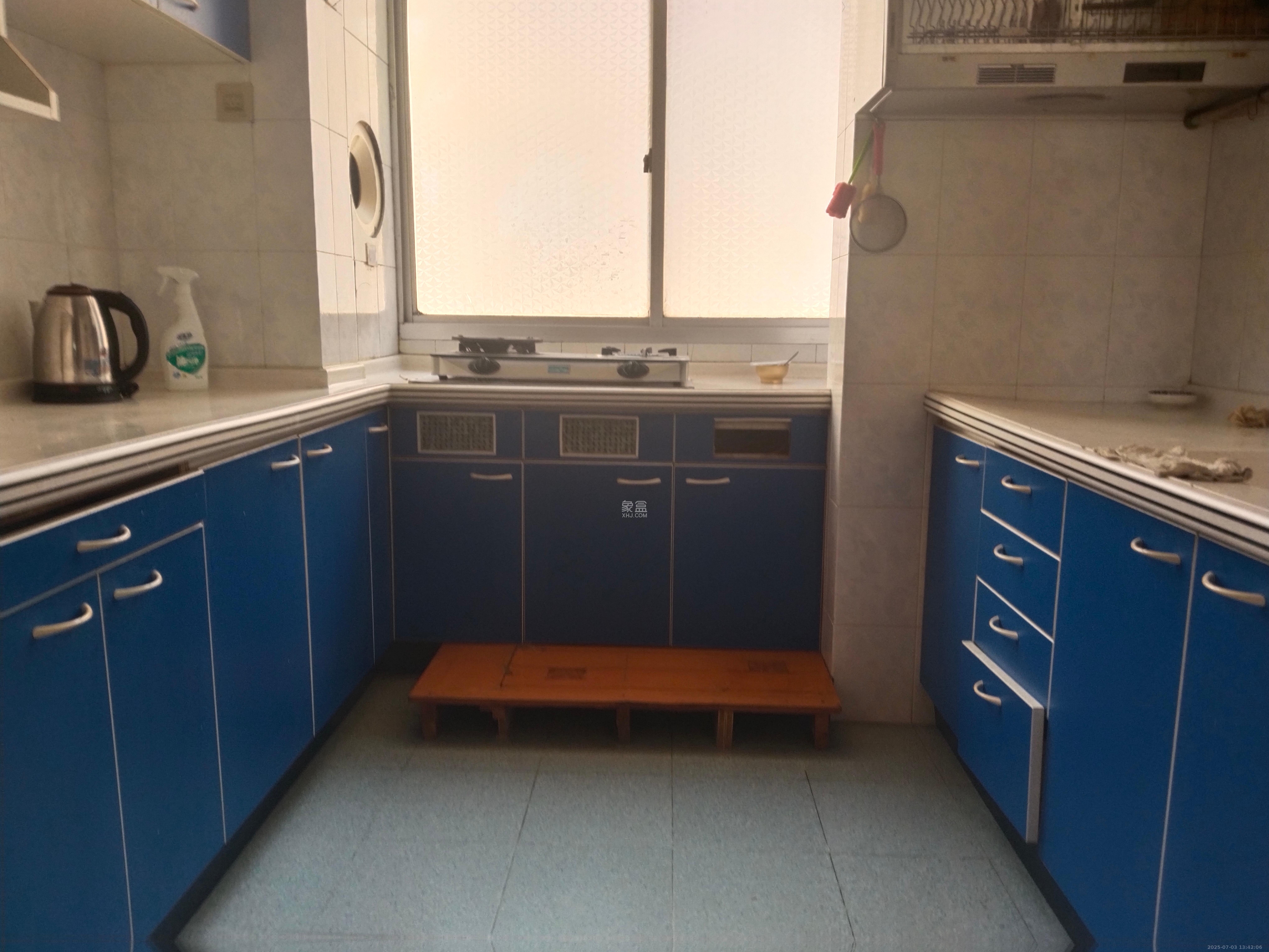 湘农桥社区  3室2厅1卫    2500.0元/月室内图