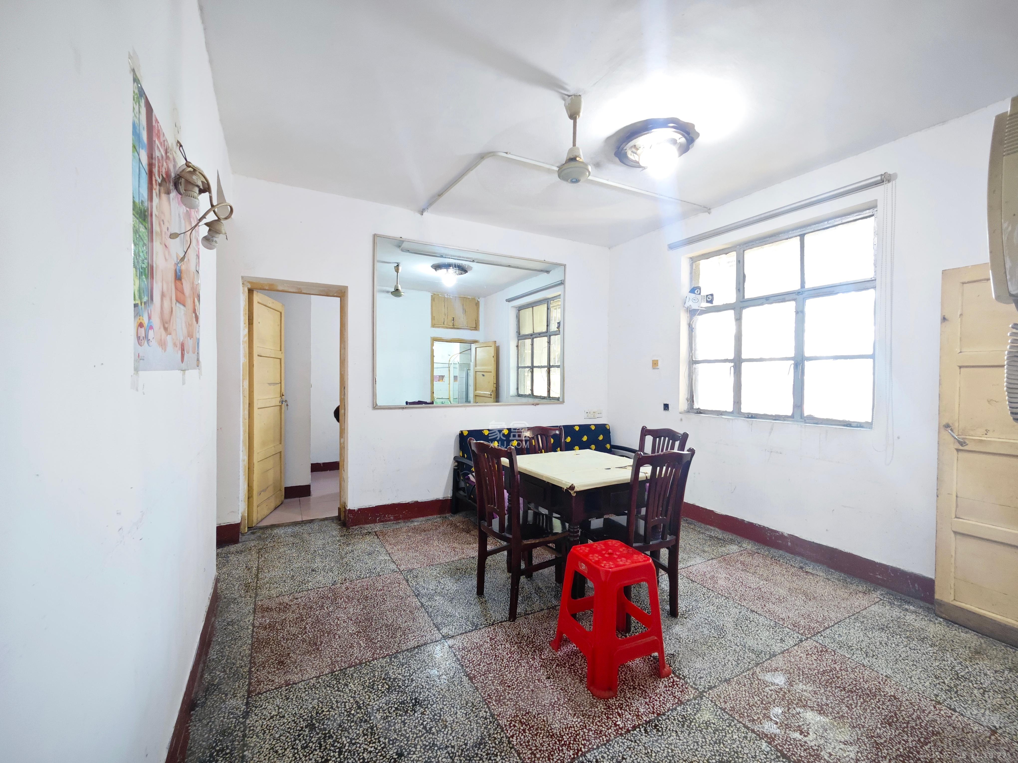 湘雅医学院(湘雅附一北院) 3室1厅1卫 2000.0元/月 湘雅医学院(湘雅附一北院) 3室1厅1卫 2000.0元/月室内图