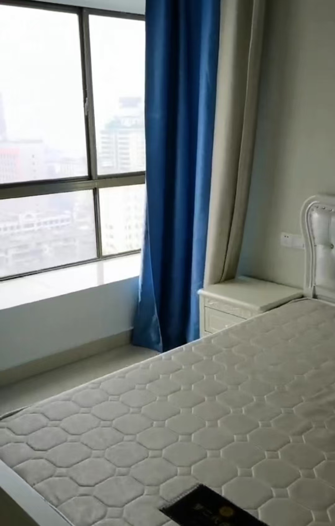 峰景国际 3室2厅2卫 2400.0元/月 峰景国际 3室2厅2卫 2400.0元/月室内图