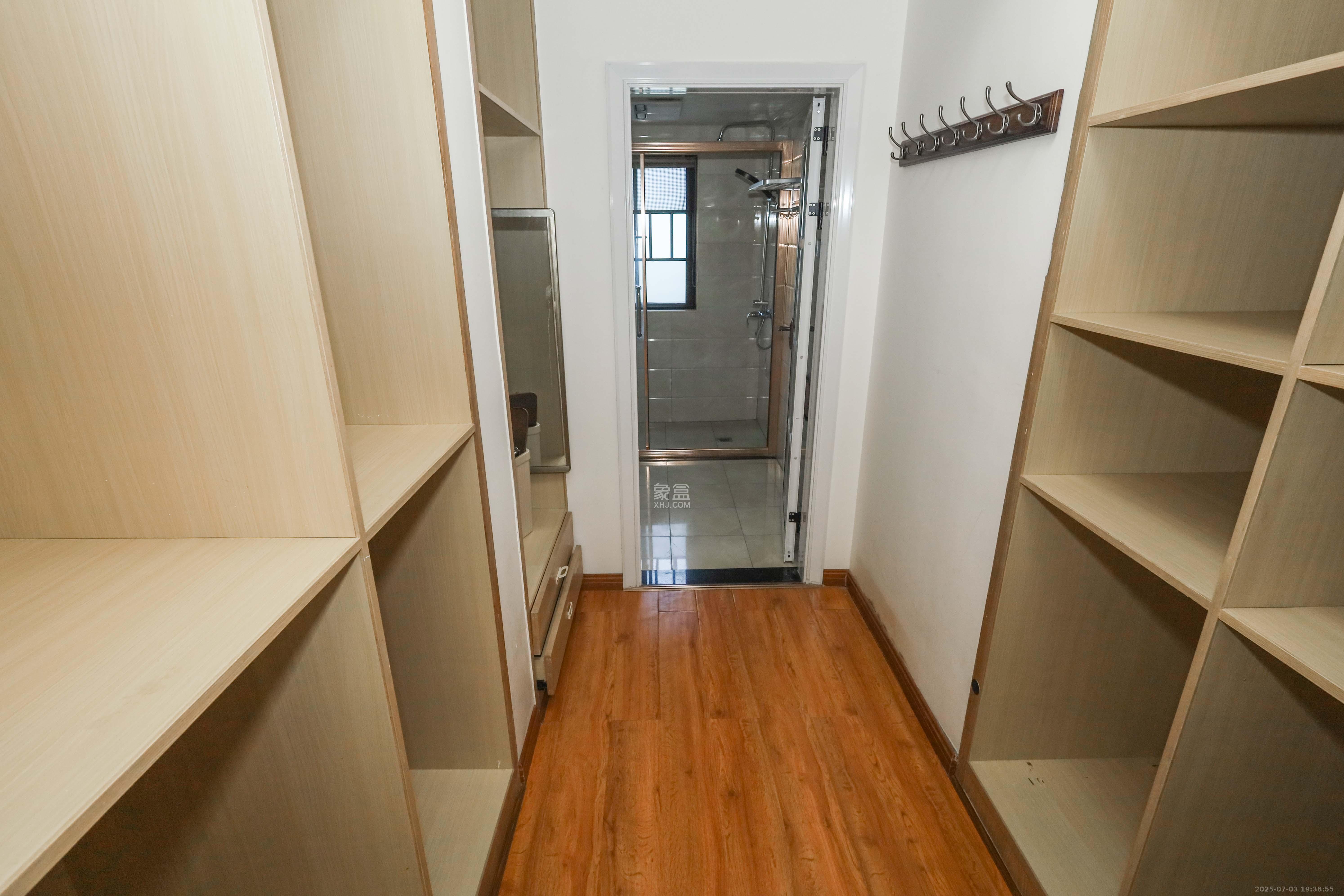 和泓梅溪四季  4室2厅2卫    180.0万 和泓梅溪四季  4室2厅2卫    180.0万卧室