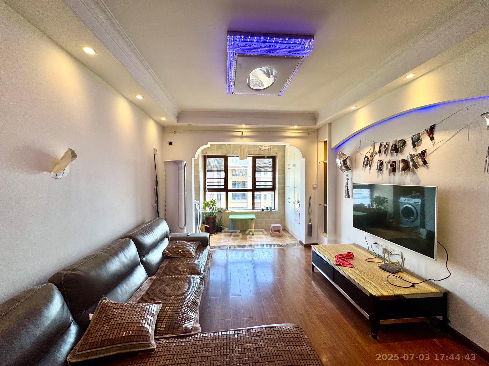 兰亭都荟(璟峰苑)  3室2厅1卫    2700.0元/月 兰亭都荟(璟峰苑)  3室2厅1卫    2700.0元/月室内图