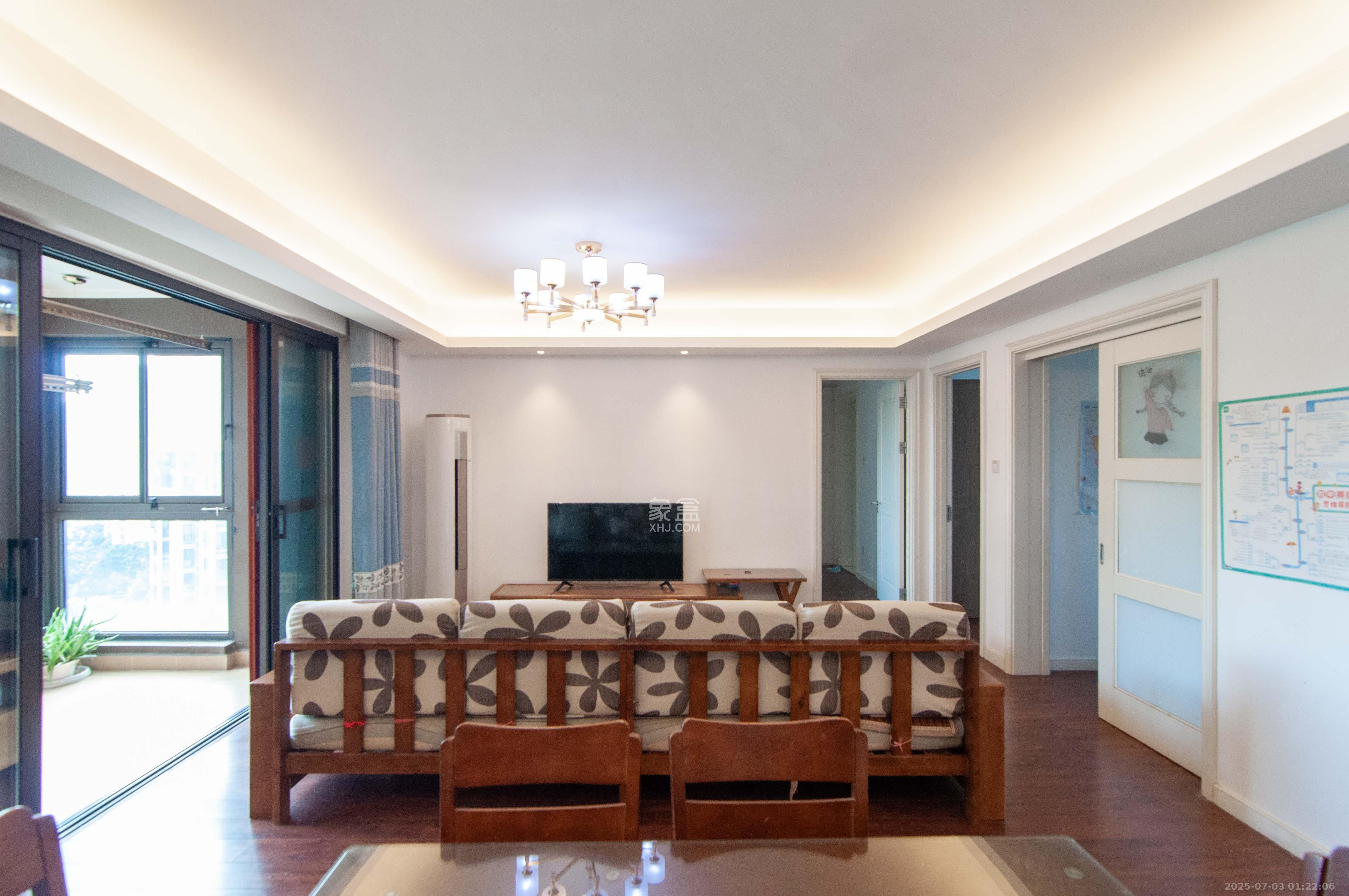 万科里梅溪郡 4室2厅2卫 249.0万 万科里梅溪郡 4室2厅2卫 249.0万客厅