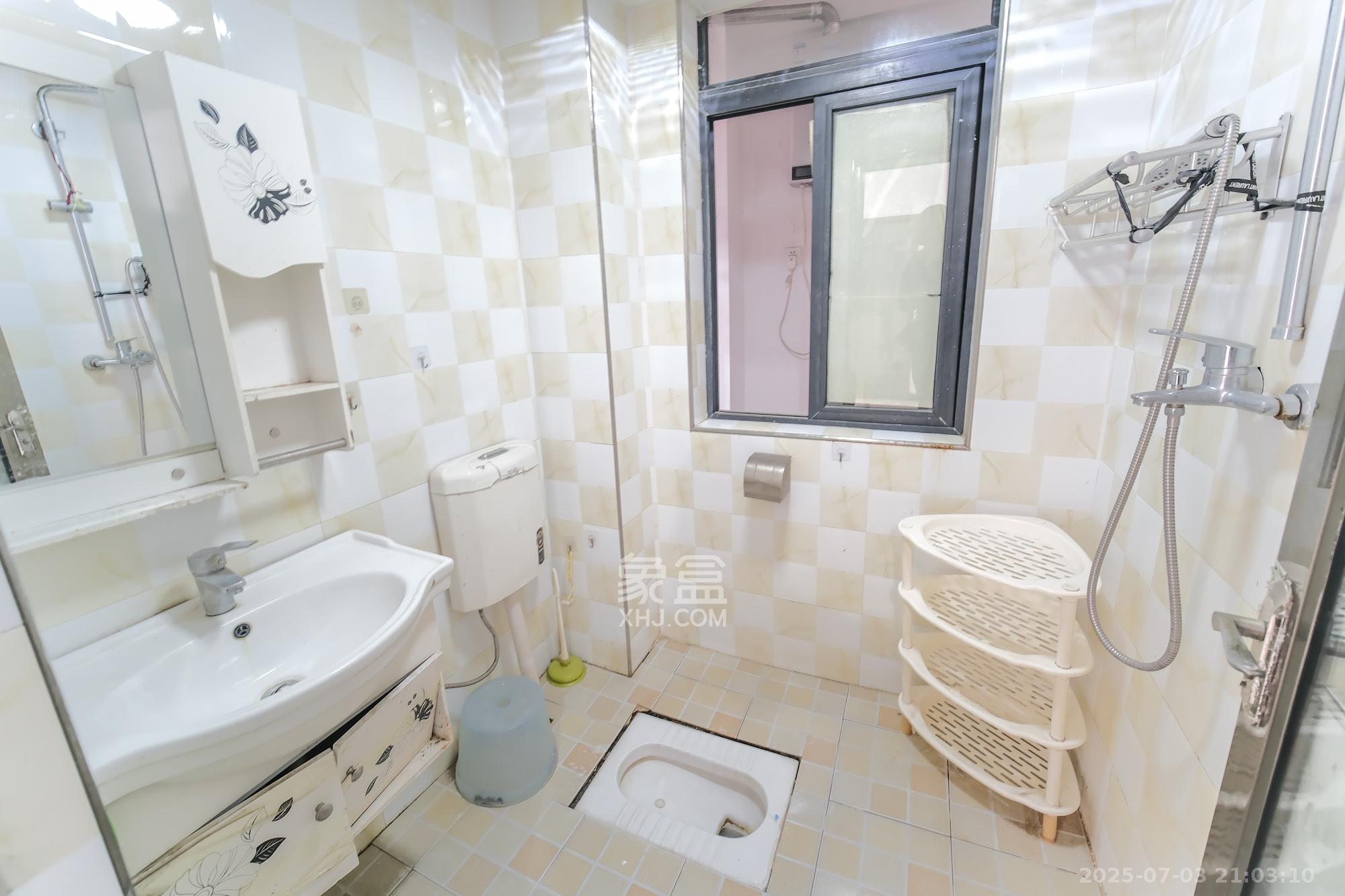 红树湾 2室2厅1卫 43.8万 红树湾 2室2厅1卫 43.8万卫生间