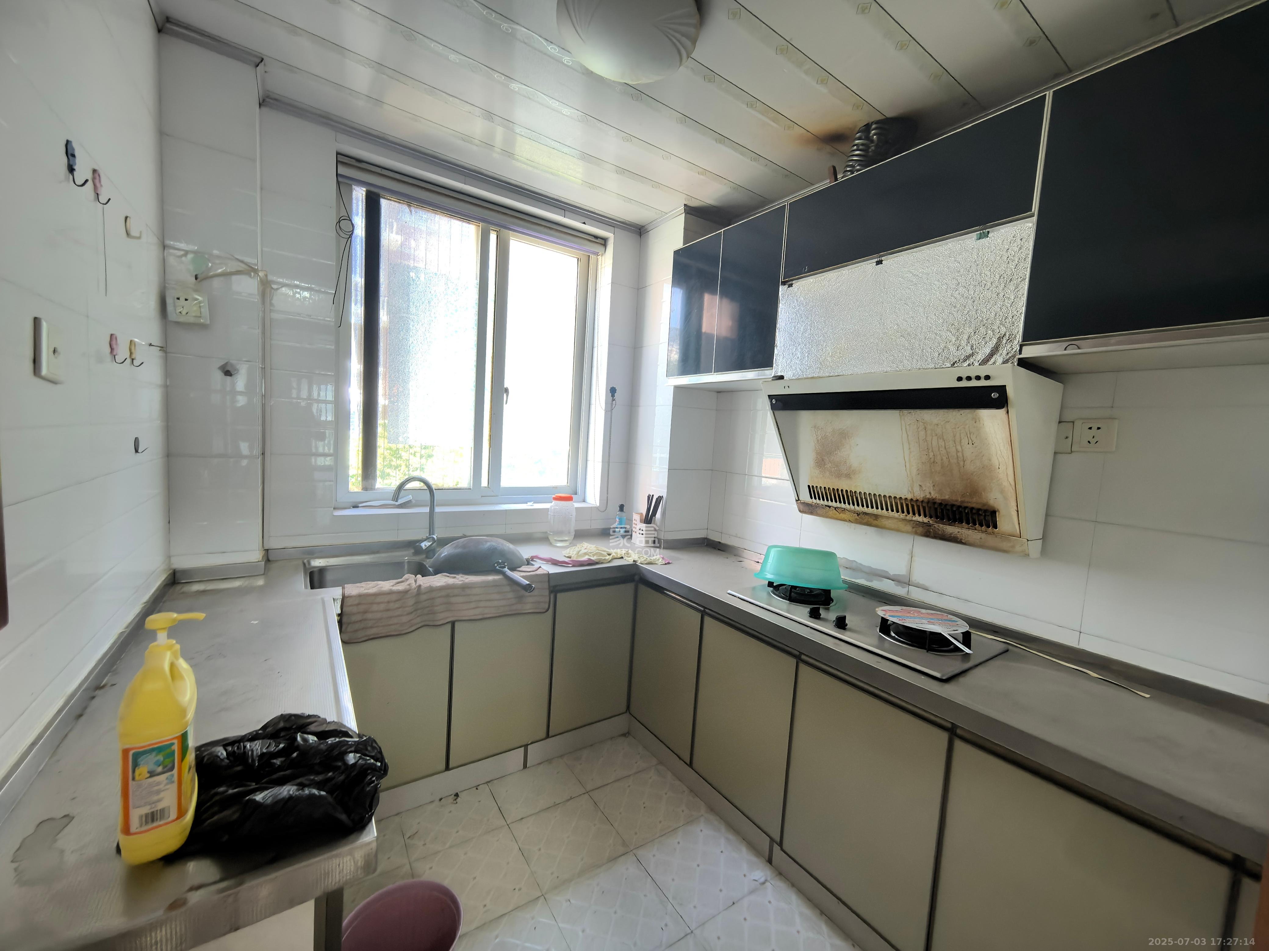 凯富嘉园  2室2厅1卫    1400.0元/月 凯富嘉园  2室2厅1卫    1400.0元/月室内图