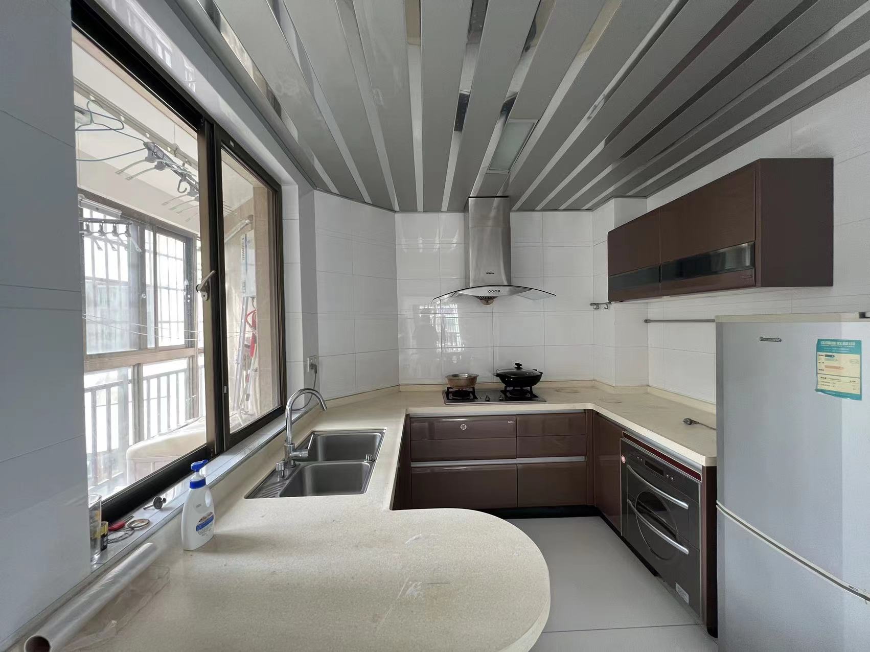 紫园A区  3室2厅2卫    4000.0元/月 紫园A区  3室2厅2卫    4000.0元/月室内图