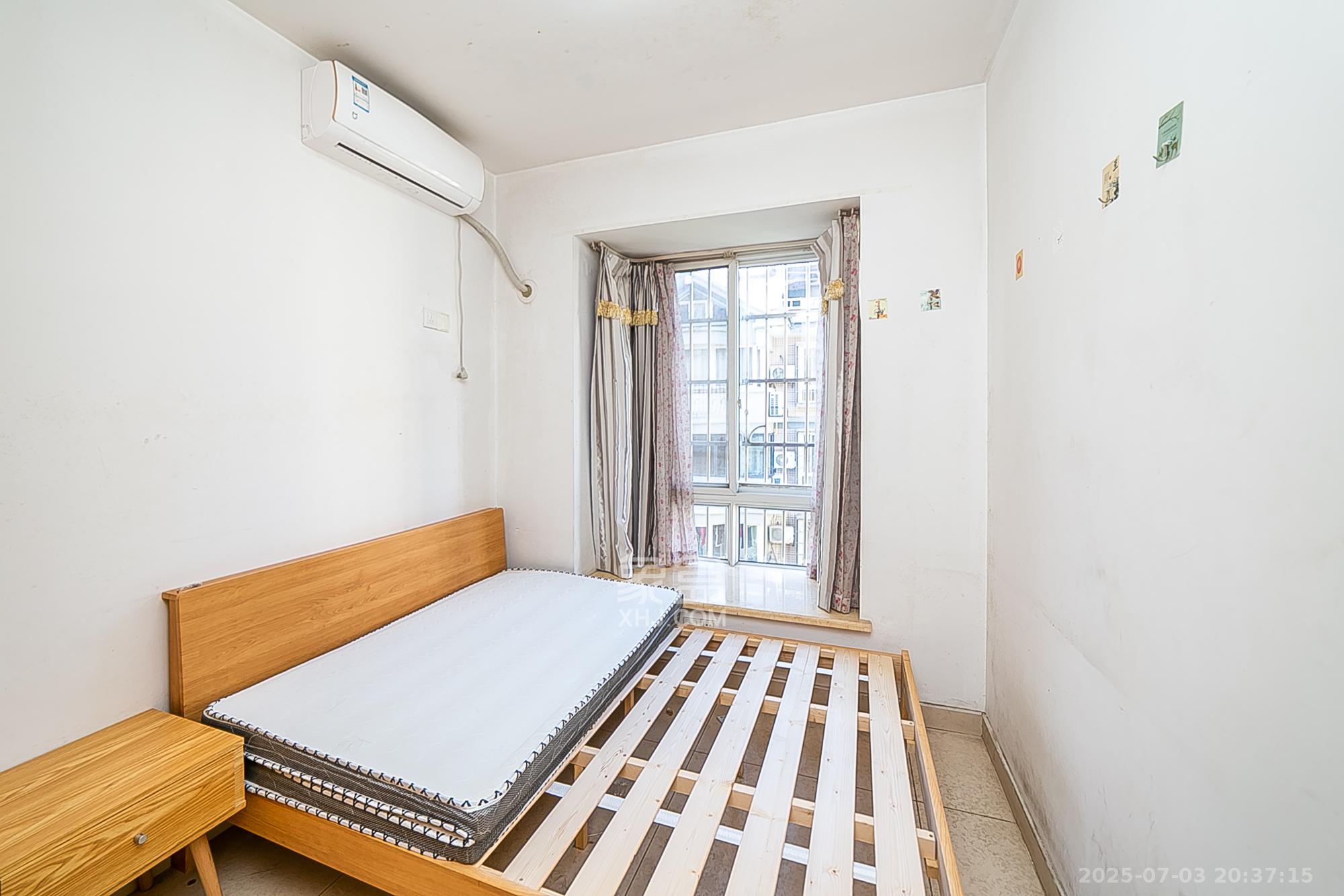 白沙家园(白沙欣苑) 4室2厅1卫 168.0万 白沙家园(白沙欣苑) 4室2厅1卫 168.0万卧室