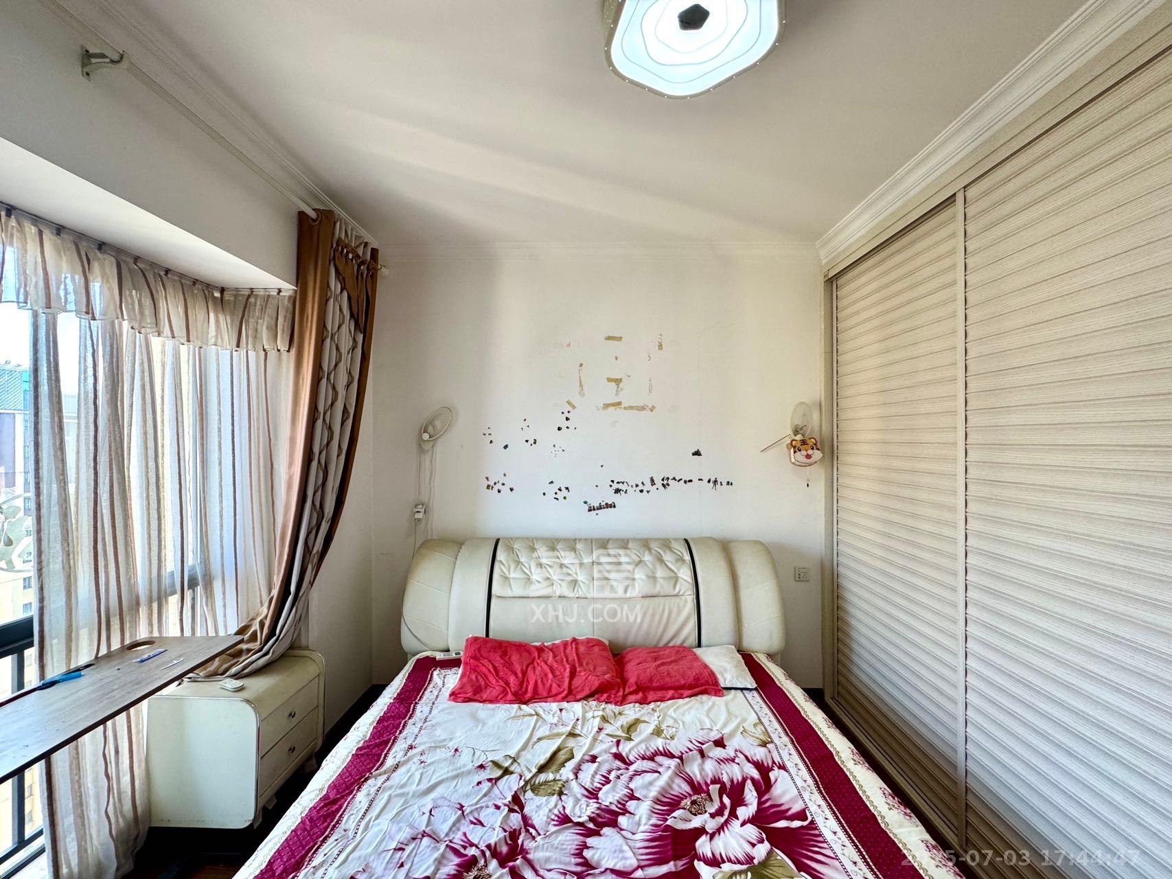 兰亭都荟(璟峰苑)  3室2厅1卫    2700.0元/月 兰亭都荟(璟峰苑)  3室2厅1卫    2700.0元/月室内图