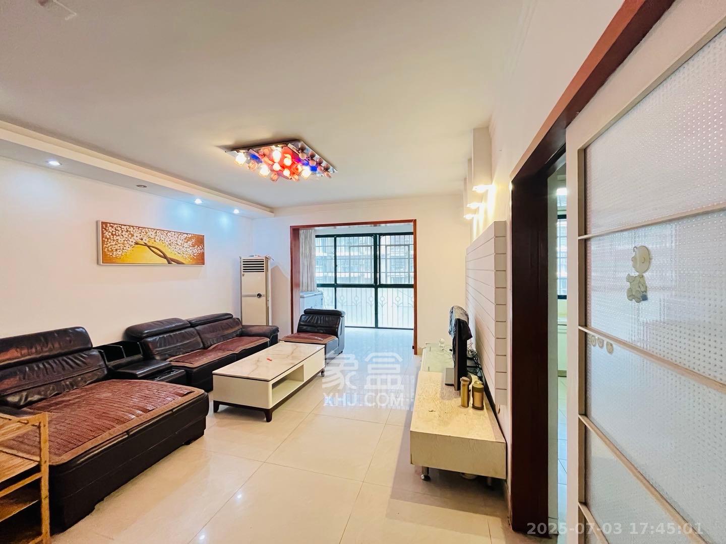 永宏佳园 3室2厅2卫 2500.0元/月 永宏佳园 3室2厅2卫 2500.0元/月室内图