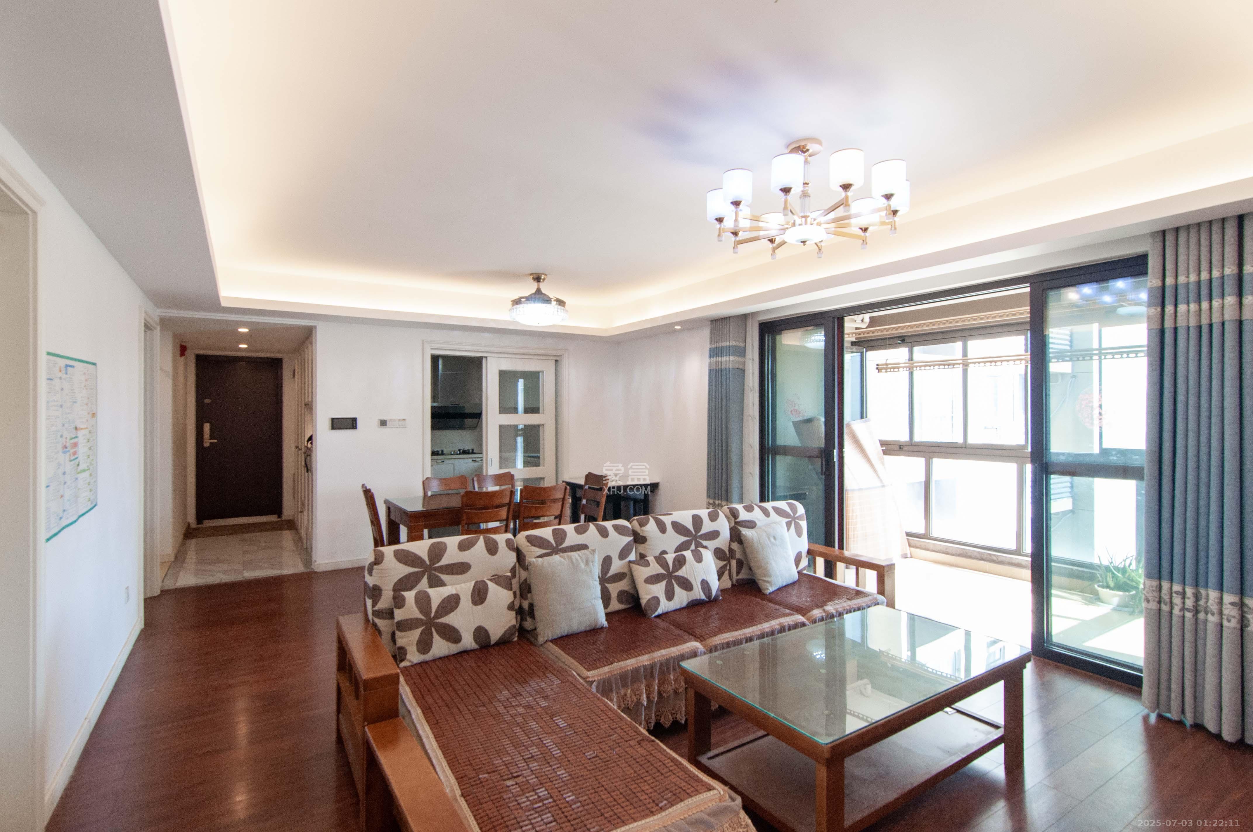 万科里梅溪郡 4室2厅2卫 249.0万 万科里梅溪郡 4室2厅2卫 249.0万客厅