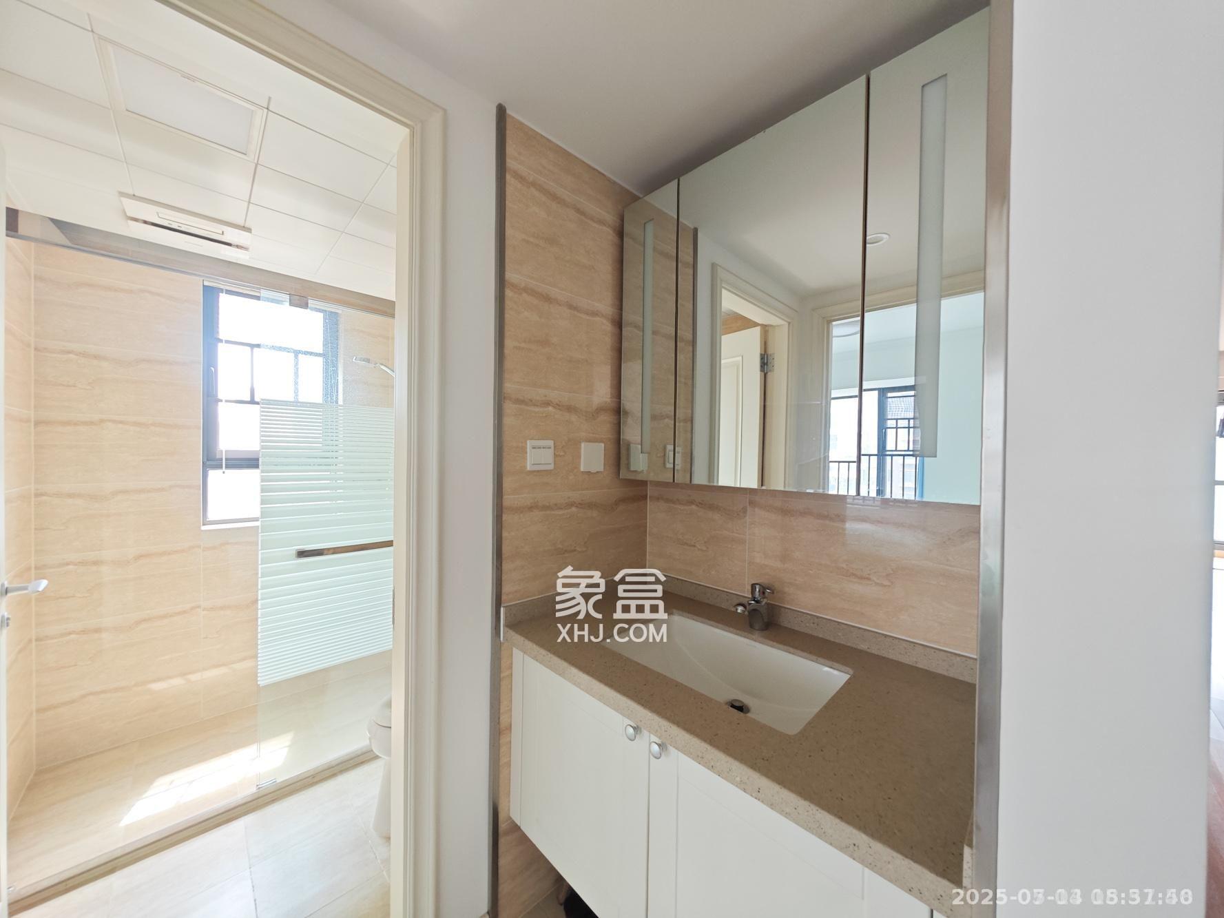 万科魅力之城  4室2厅2卫    3500.0元/月 万科魅力之城  4室2厅2卫    3500.0元/月室内图