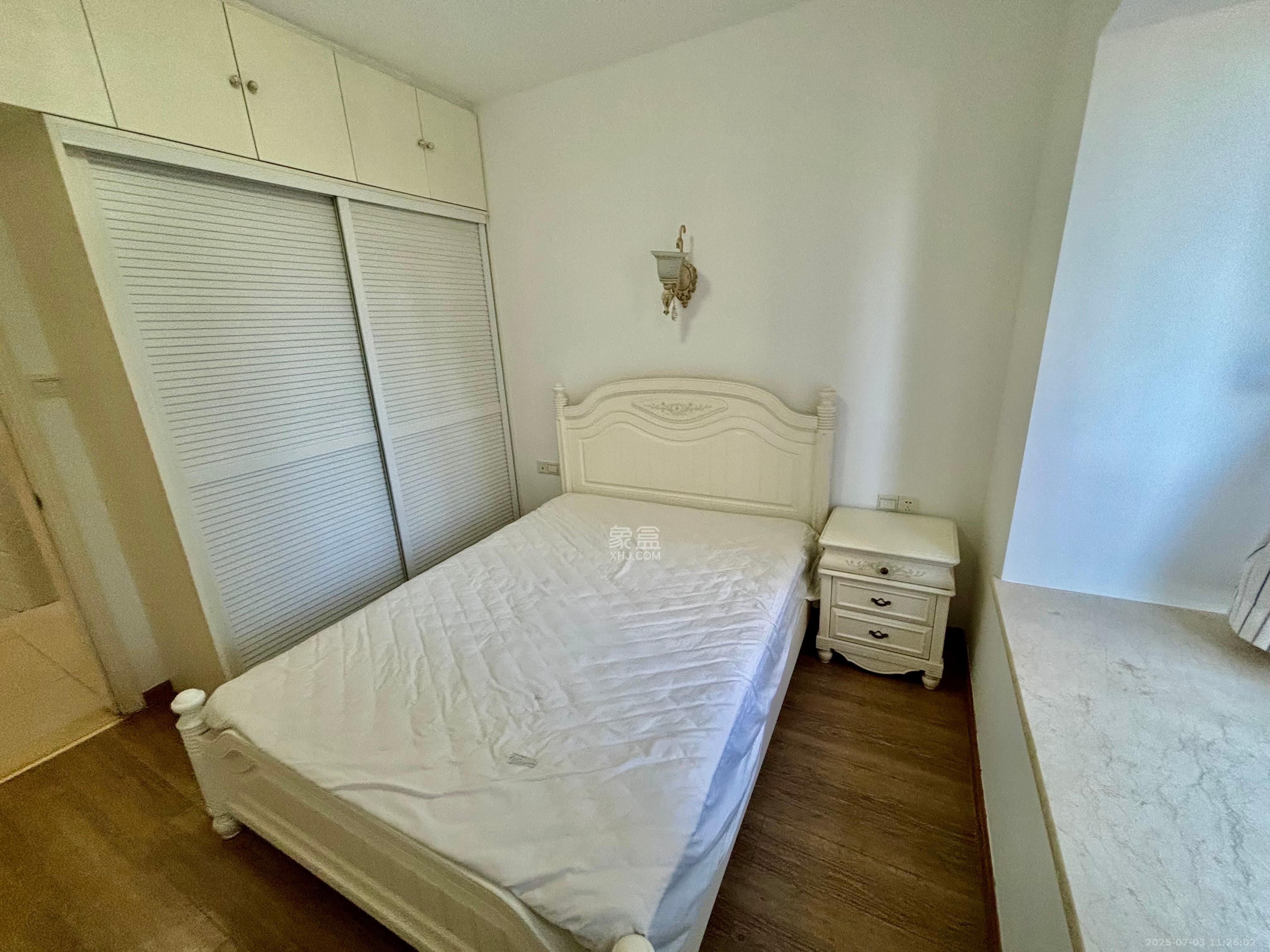 五一大道202(中环壹世界)  3室2厅1卫    3800.0元/月 五一大道202(中环壹世界)  3室2厅1卫    3800.0元/月室内图