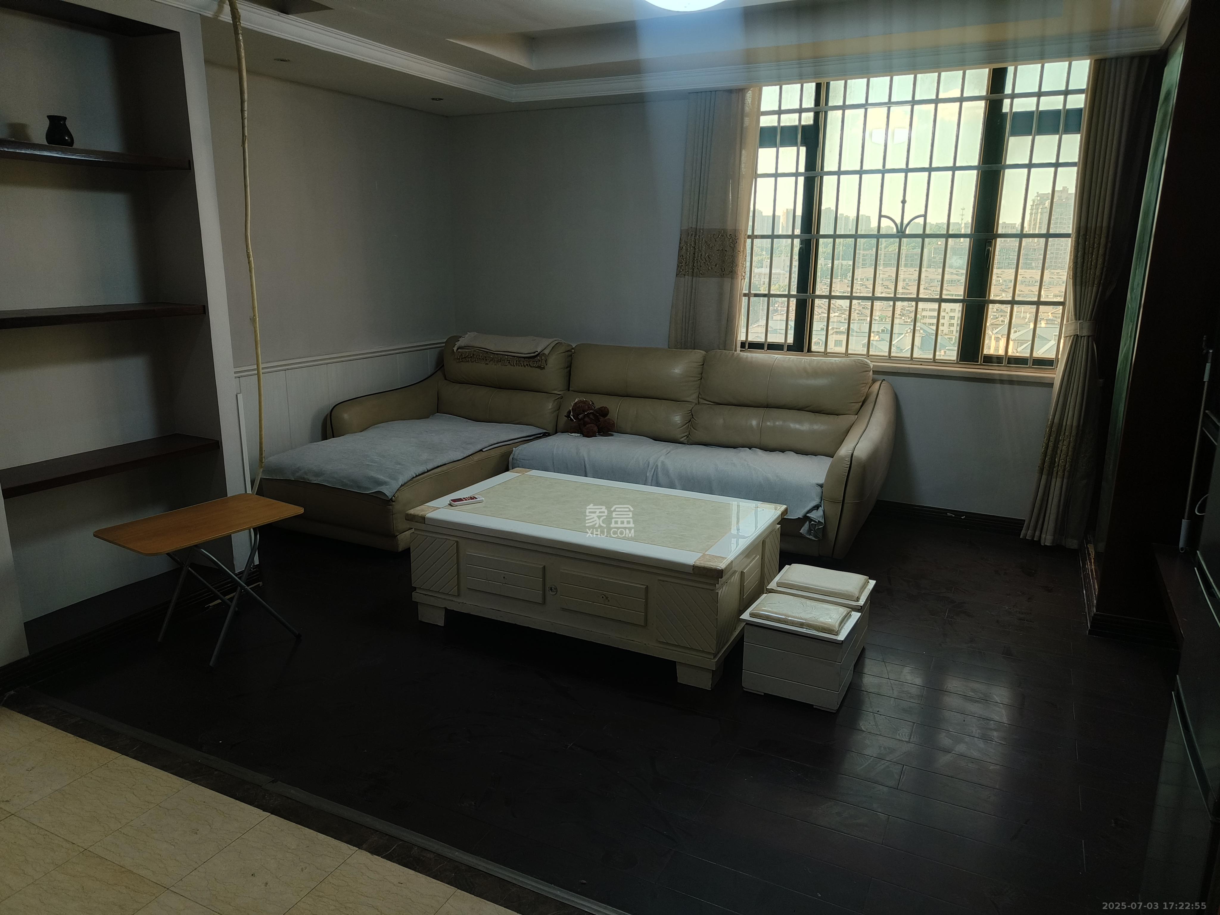 沁园春御院  1室1厅1卫    2000.0元/月 沁园春御院  1室1厅1卫    2000.0元/月室内图