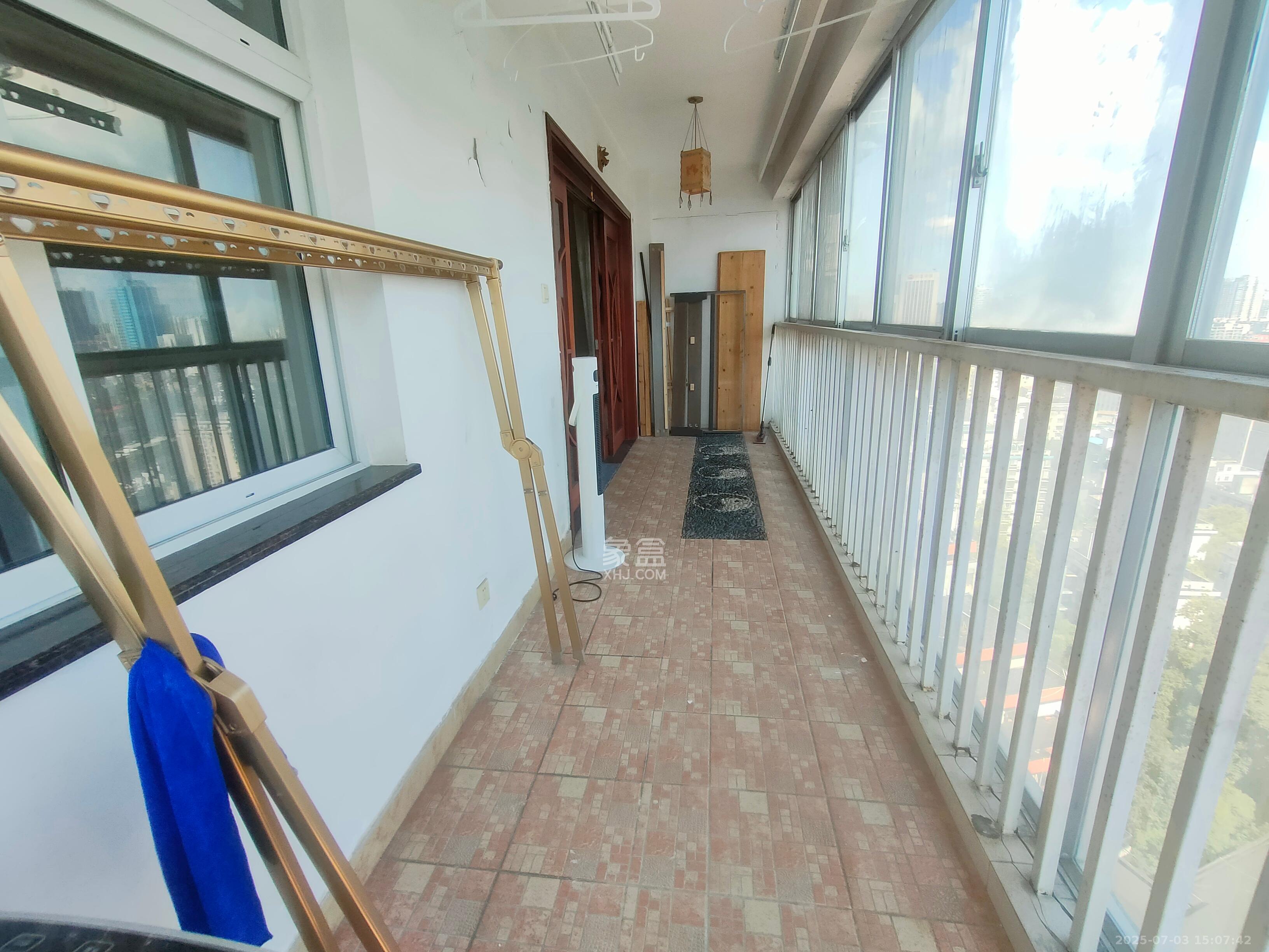 鸿景雅苑 3室2厅2卫 3600.0元/月 鸿景雅苑 3室2厅2卫 3600.0元/月室内图