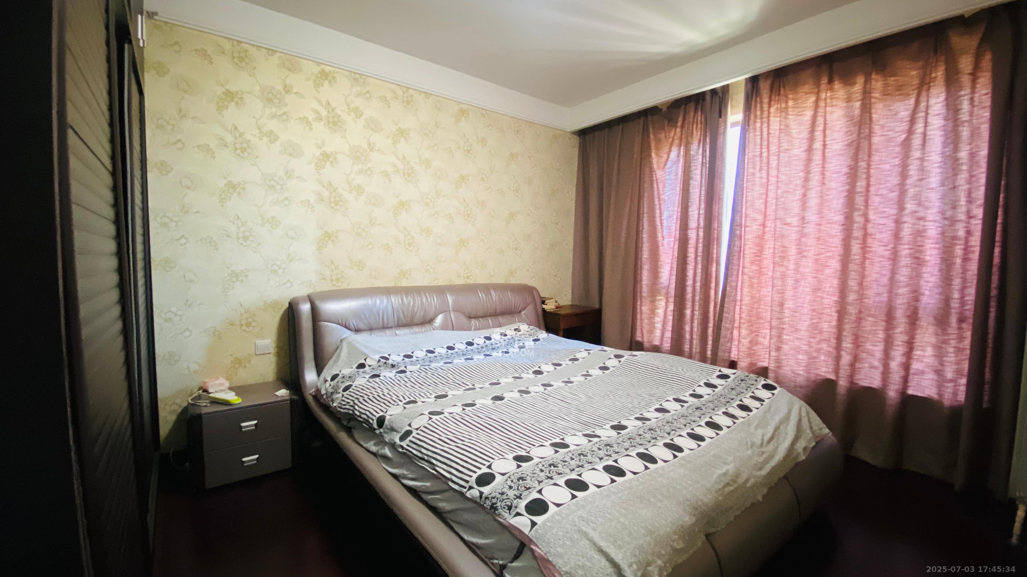 中海国际二期  3室2厅1卫    2200.0元/月 中海国际二期  3室2厅1卫    2200.0元/月室内图