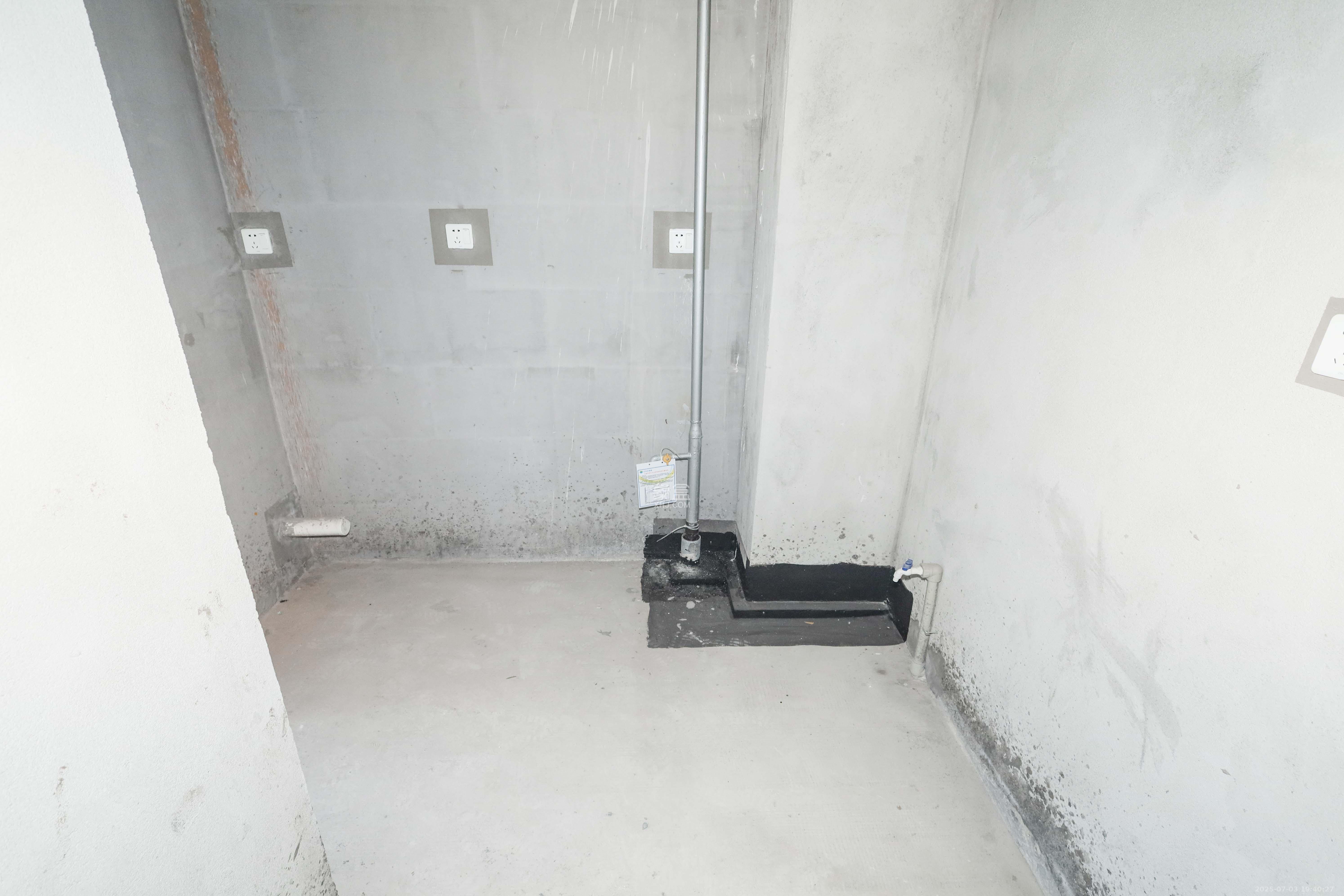 中国铁建梅溪青秀三期  4室2厅2卫   173.00万厨房
