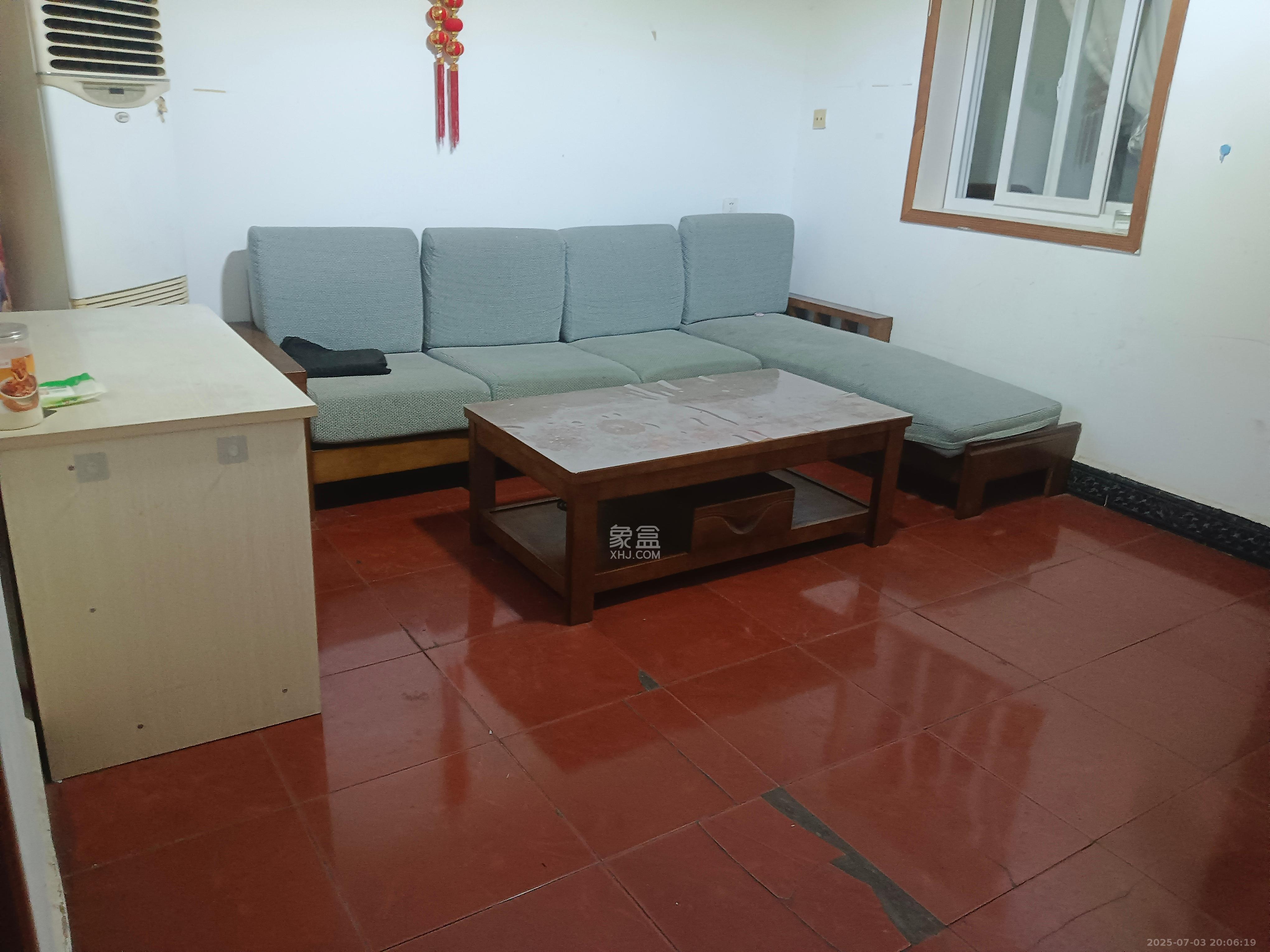 长郡花园  2室1厅1卫    2400.0元/月 长郡花园  2室1厅1卫    2400.0元/月室内图