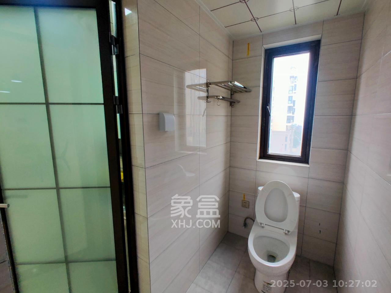 华润桃源里  4室2厅2卫    2400.0元/月室内图