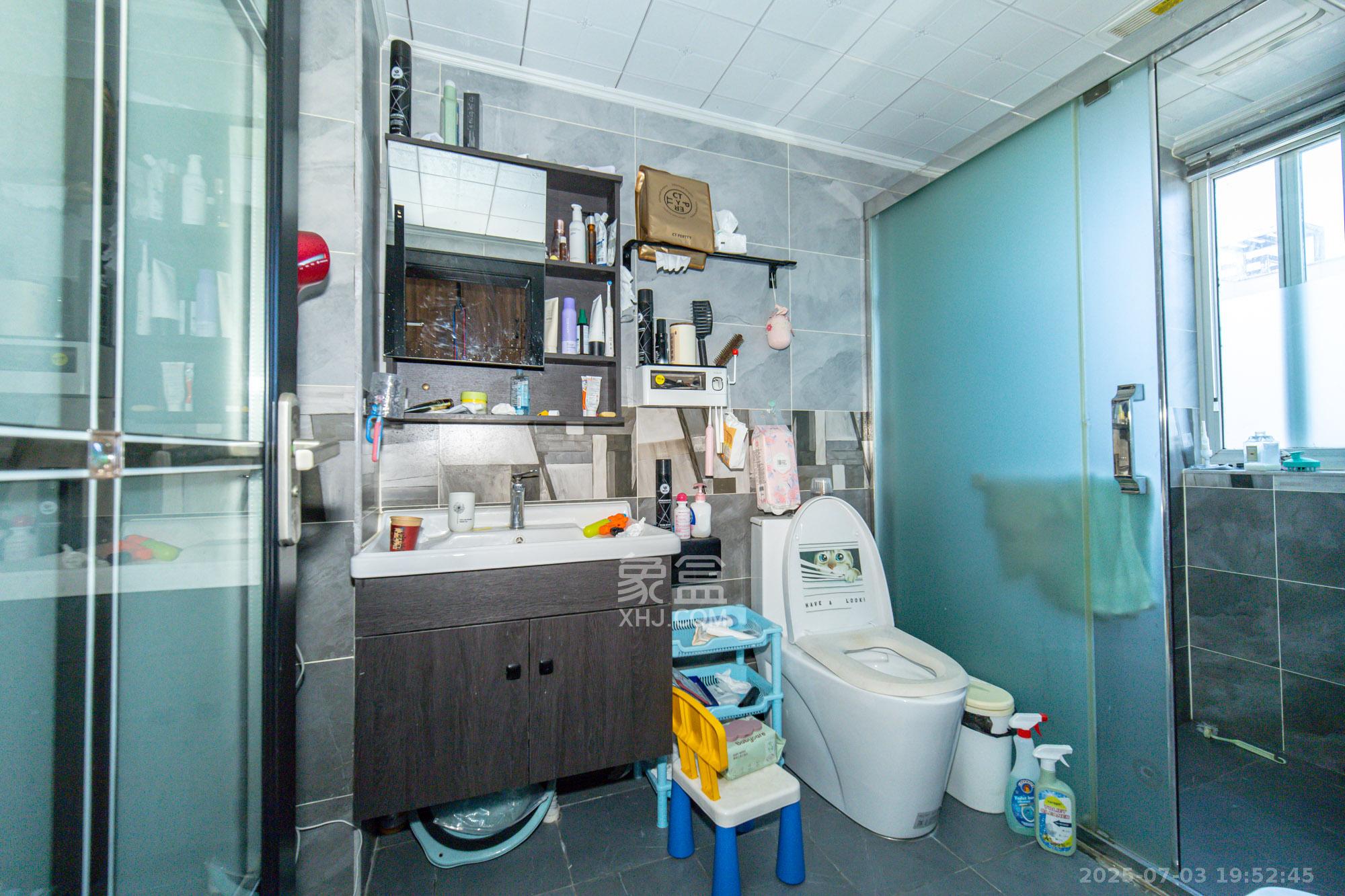 筑梦园 4室2厅2卫 120.0万 筑梦园 4室2厅2卫 120.0万卫生间