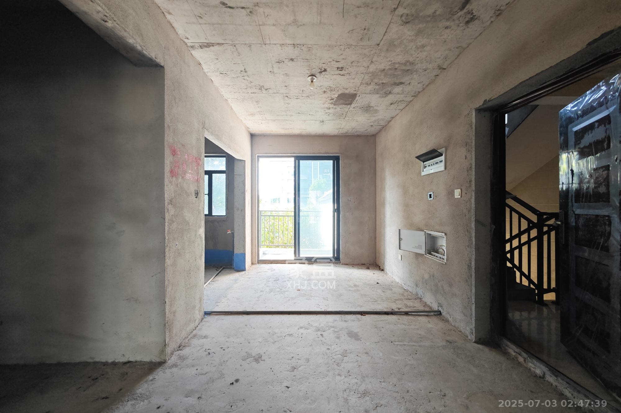 时光潇湘学府(浔学苑)  3室2厅2卫    50.8万 时光潇湘学府(浔学苑)  3室2厅2卫    50.8万客厅